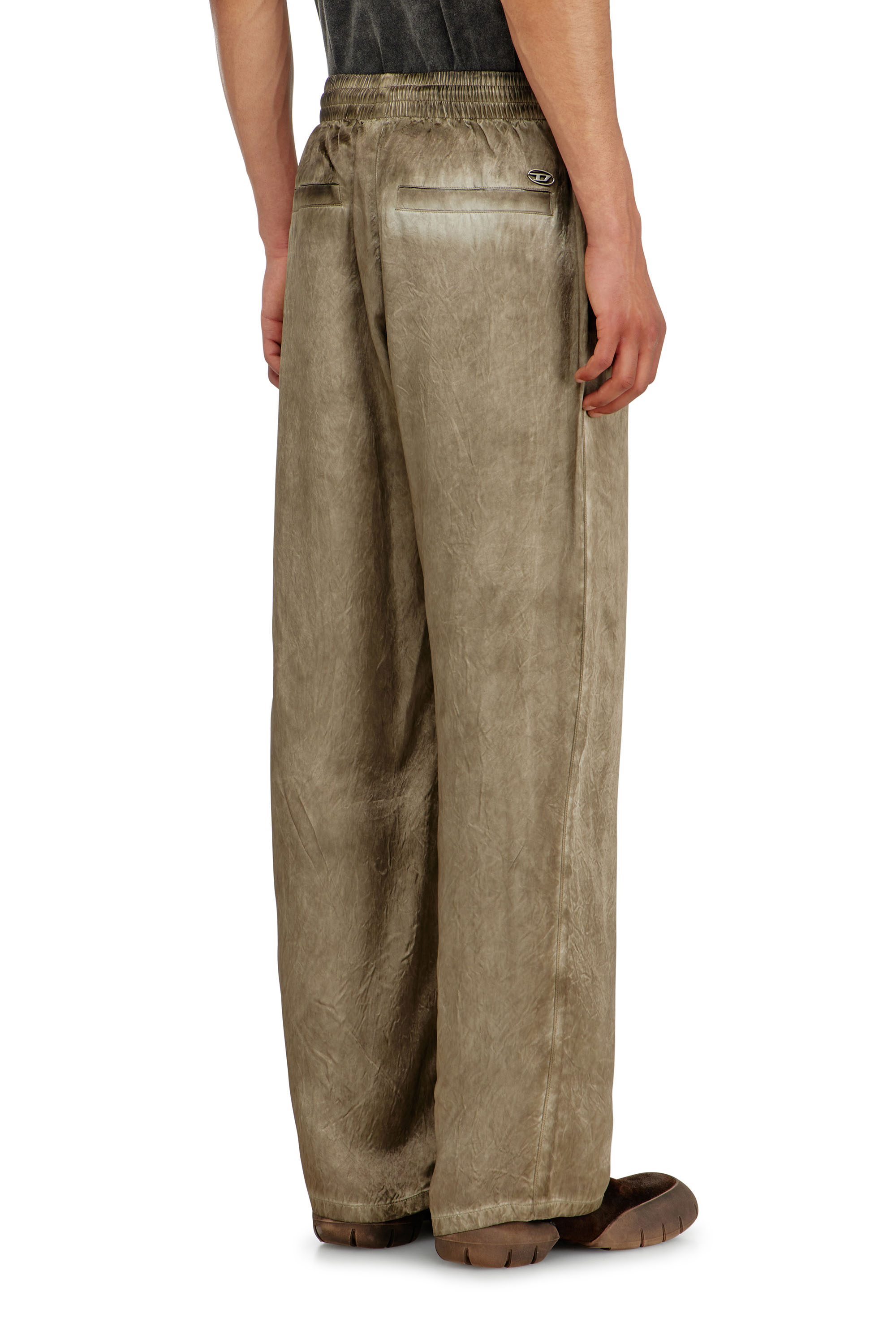 Diesel - P-THECK-AGCT, Herren Hose aus geknittertem Satin in Hellbraun - 4