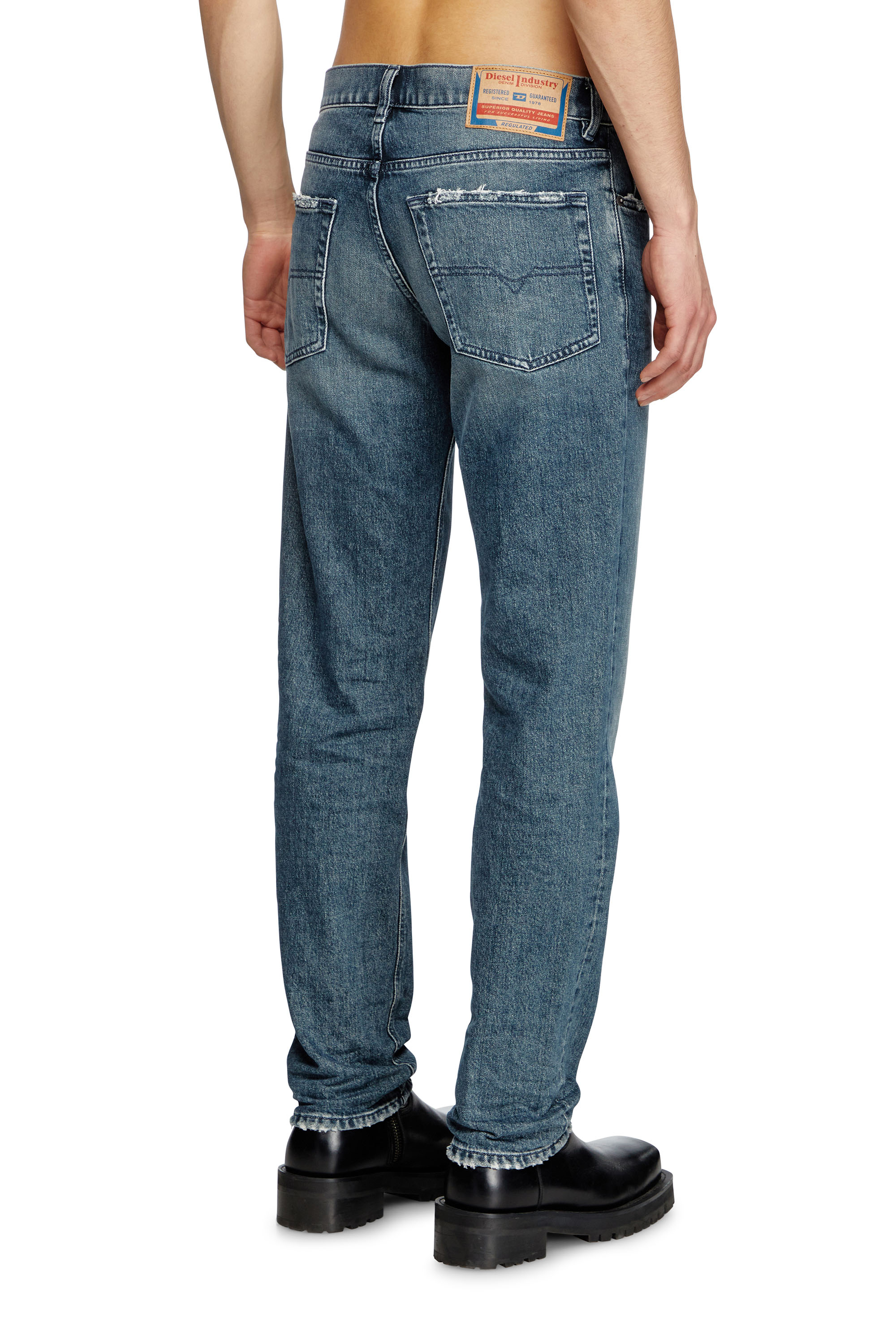 Diesel - Regular Jeans 2023 D-Finitive 007Y7 Uomo, Blu medio - Image 4