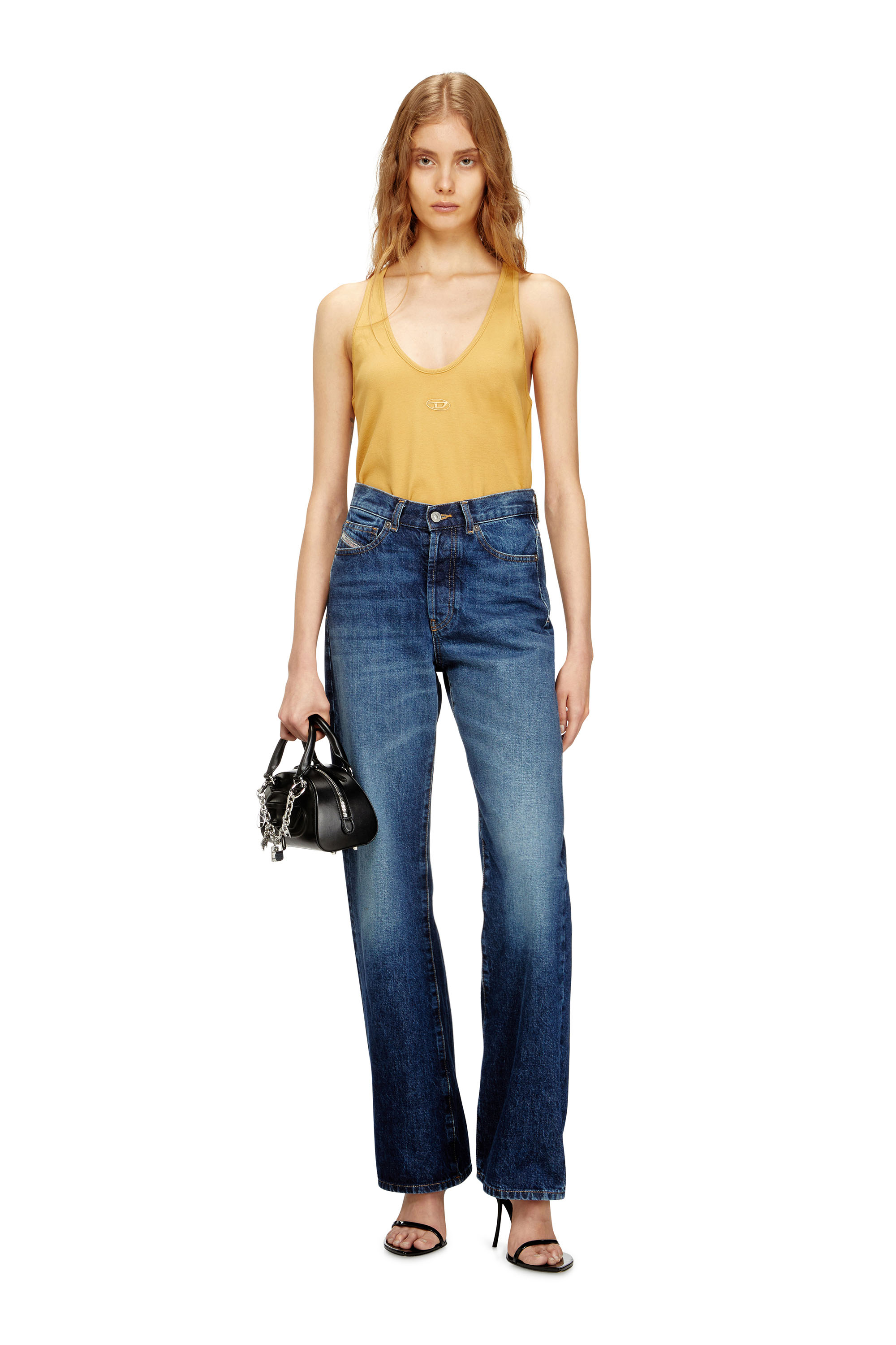 Geripptes Tanktop mit Oval D