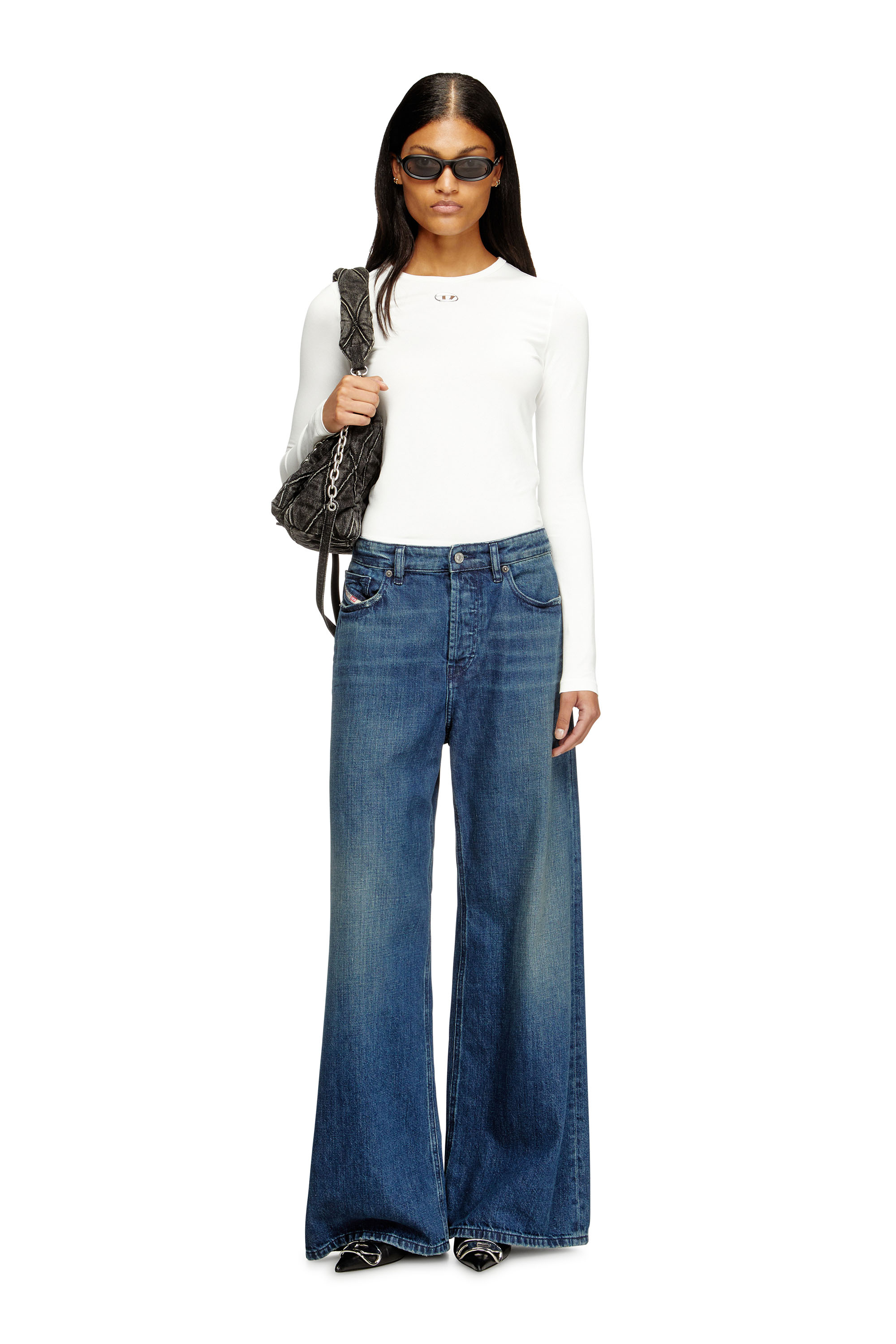 Diesel - T-UNCUTIESLONG-LS-OD, Pull en coton avec logo Oval D Femme in Blanc - 1