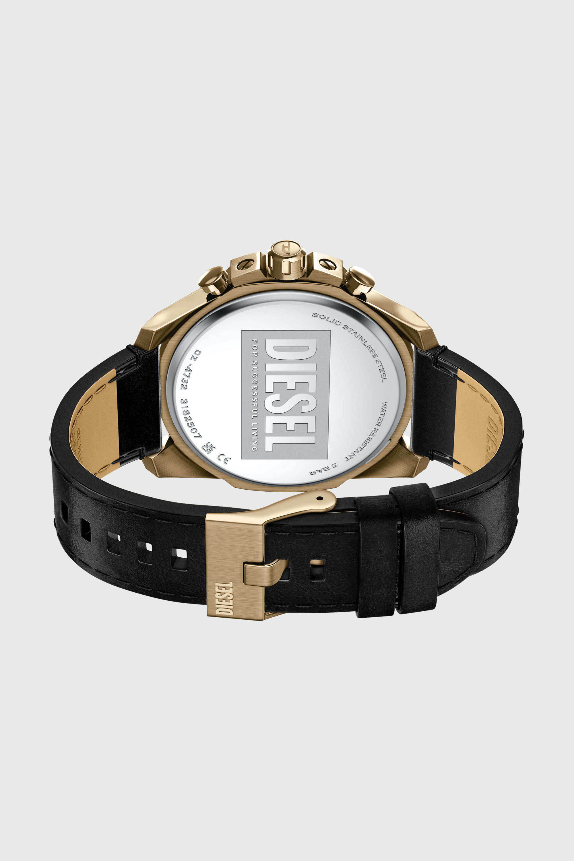 Diesel - DZ4732 WATCH, Herren Mega Chief Slim Uhr mit schwarzem Lederarmband in Altgoldoptik in Schwarz - 5