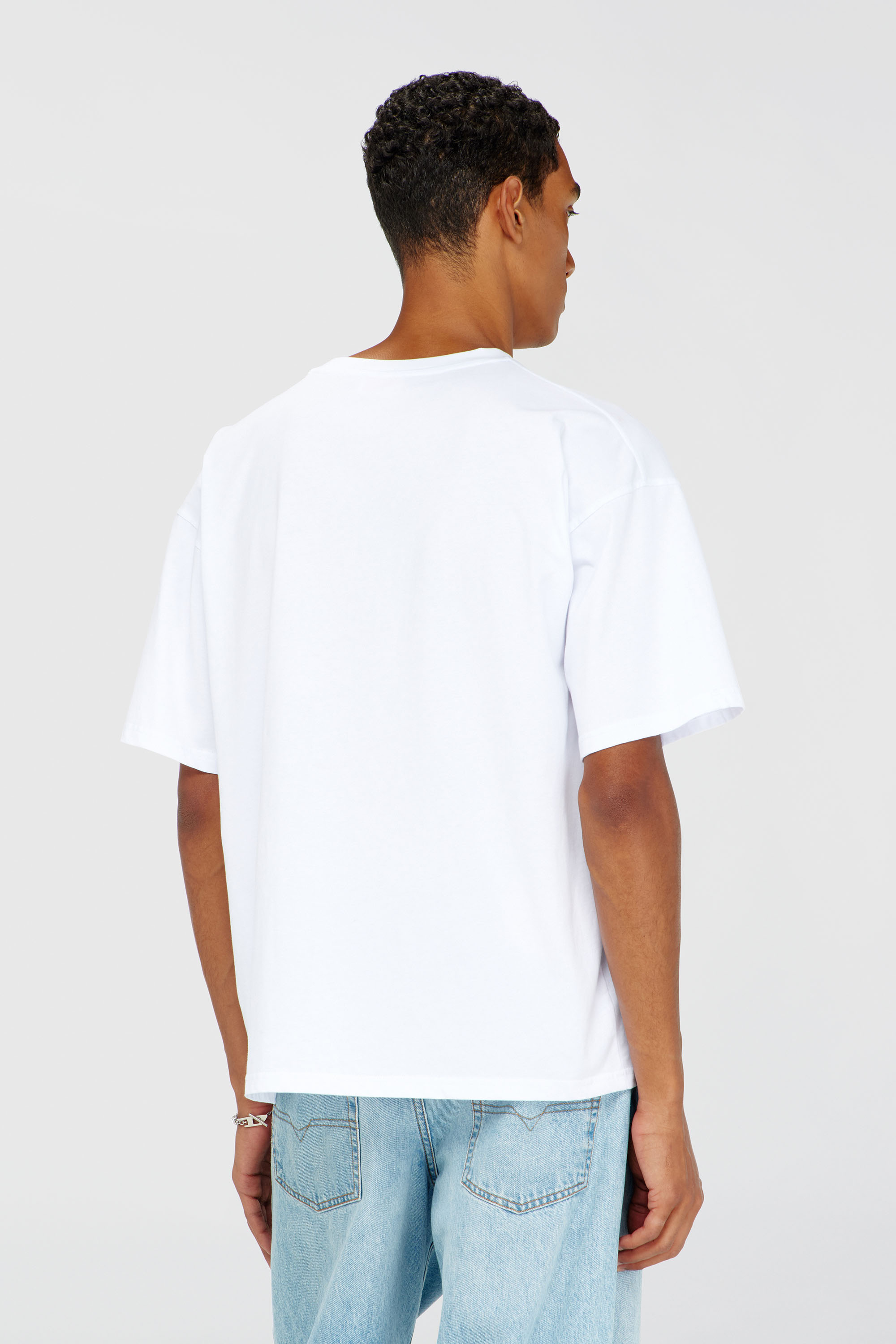 Diesel - T-BOXT-DCO, T-shirt en coton d&eacute;contract&eacute;e avec broderie Oval D Homme in Blanc - 4