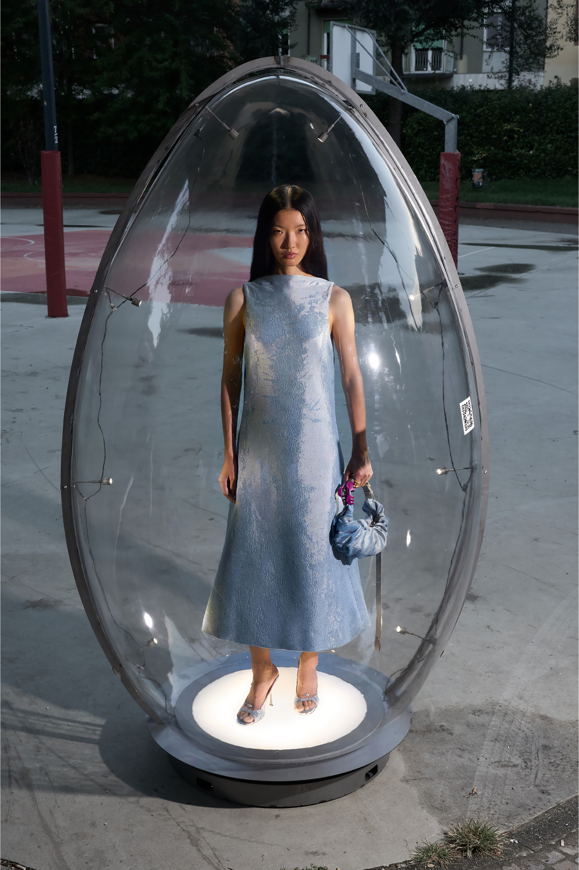 Diesel - GRAB-D HOBO S, Grab-D-Borsa hobo arricciata in satin denim Donna in Blu - 2