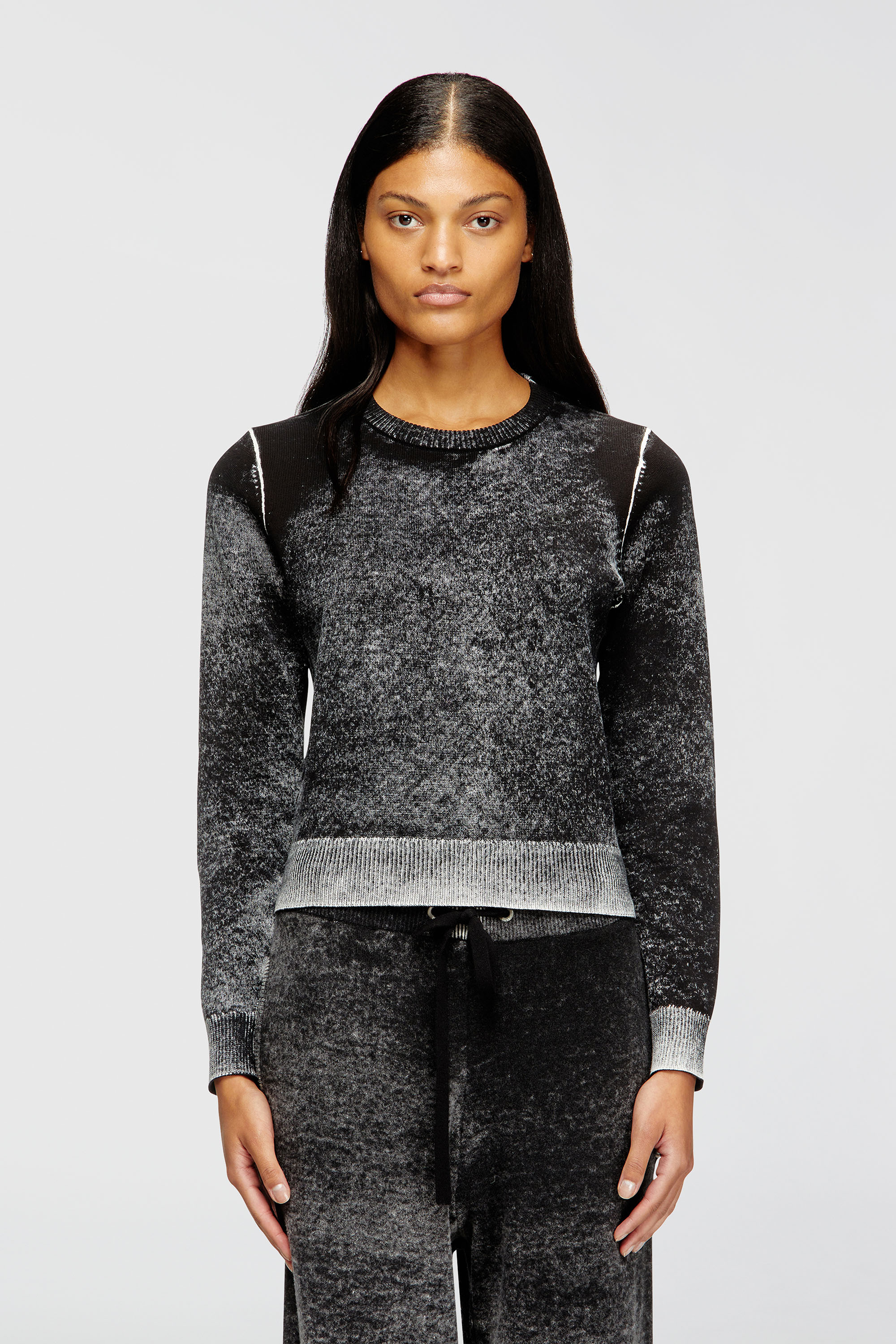 Diesel - M-LOVRE, Pull avec impression invers&eacute;e d&eacute;lav&eacute;e Femme in Polychrome - 1