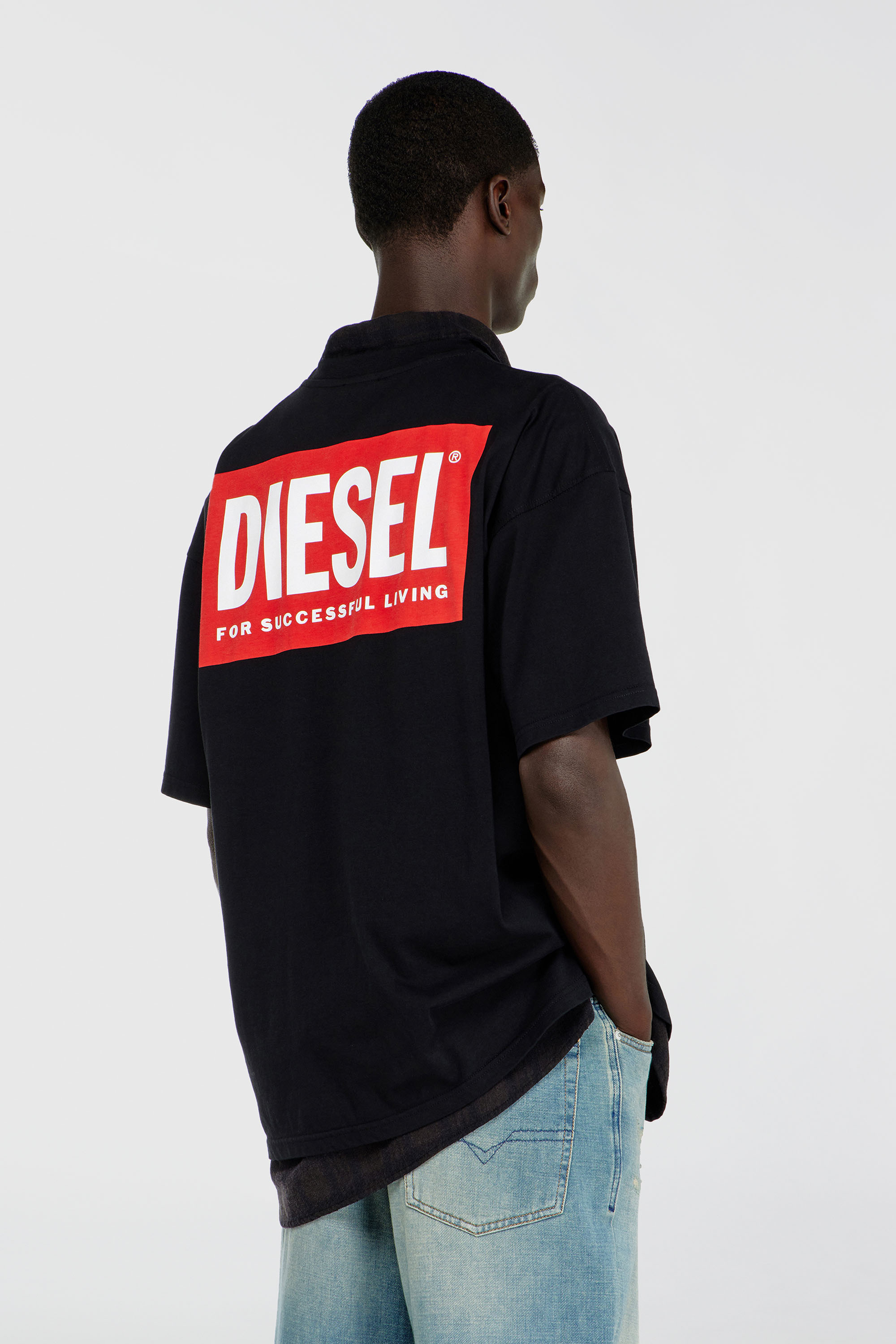 Diesel - T-BOXT-BISK, T-shirt en coton avec imprim&eacute; Diesel Biscotto Homme in Noir - 4