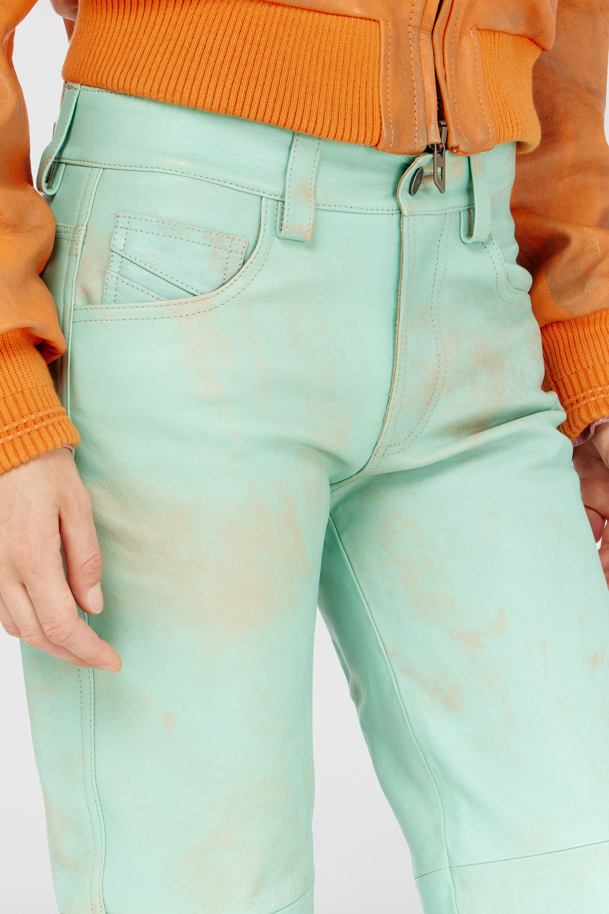 Diesel - L-POCKA, Pantaloni in pelle lavorata Donna in Verde - 5
