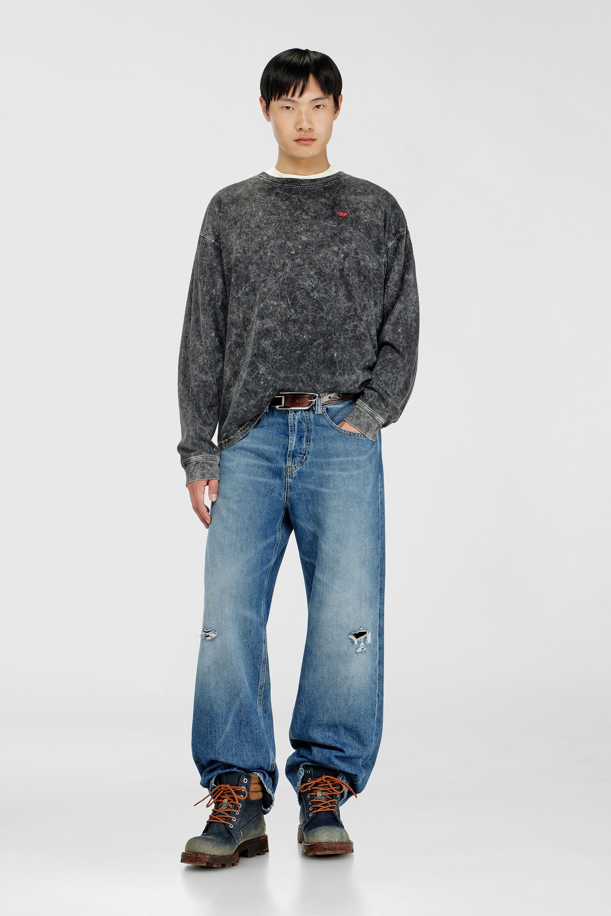Diesel - T-BOXT-LS-AA5, T-shirt a manica lunga con effetto lavorato Uomo in Grigio - 2