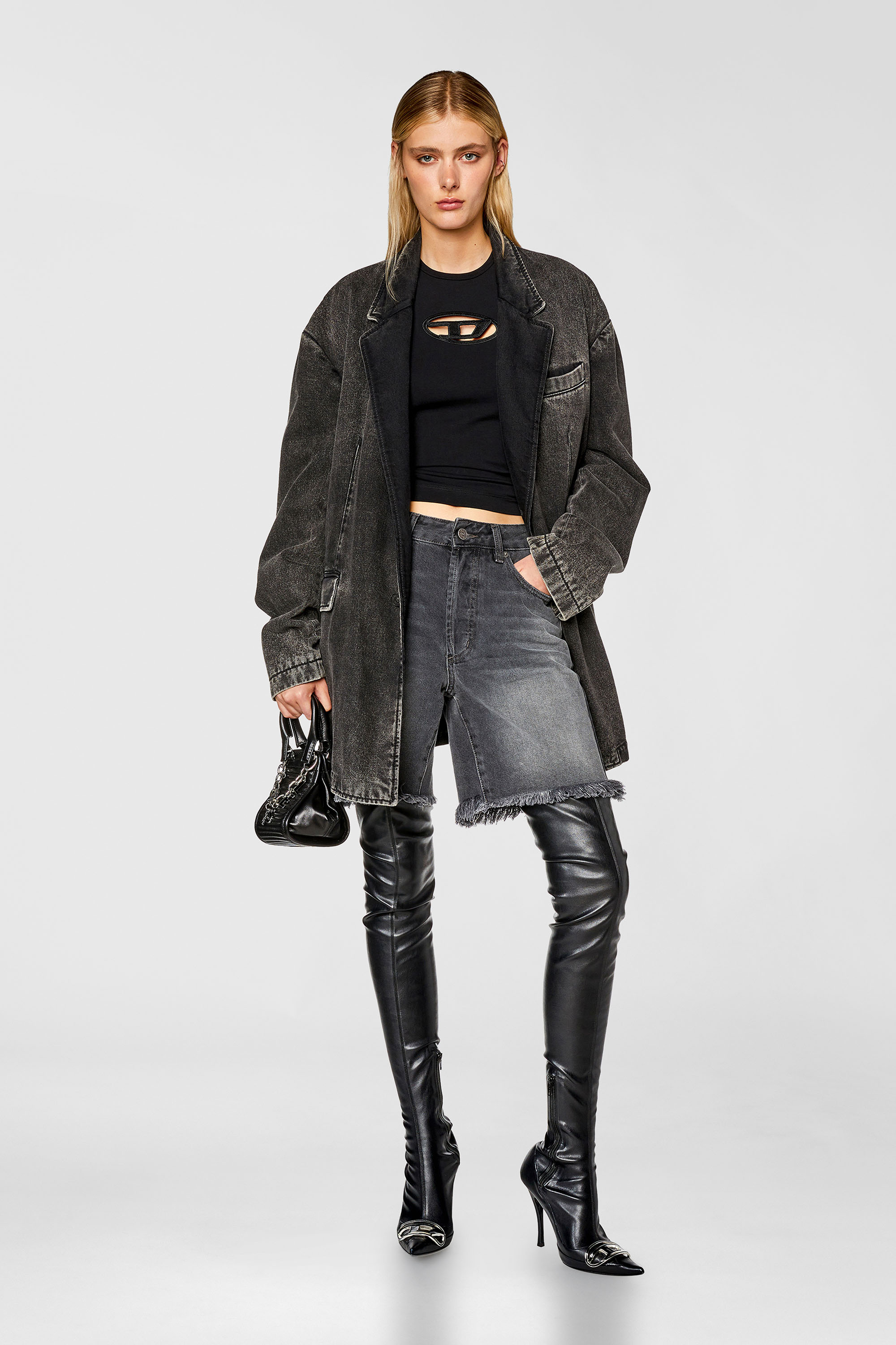 Diesel - T-ANGIE, T-shirt avec logo peek-a-boo Femme in Noir - 2