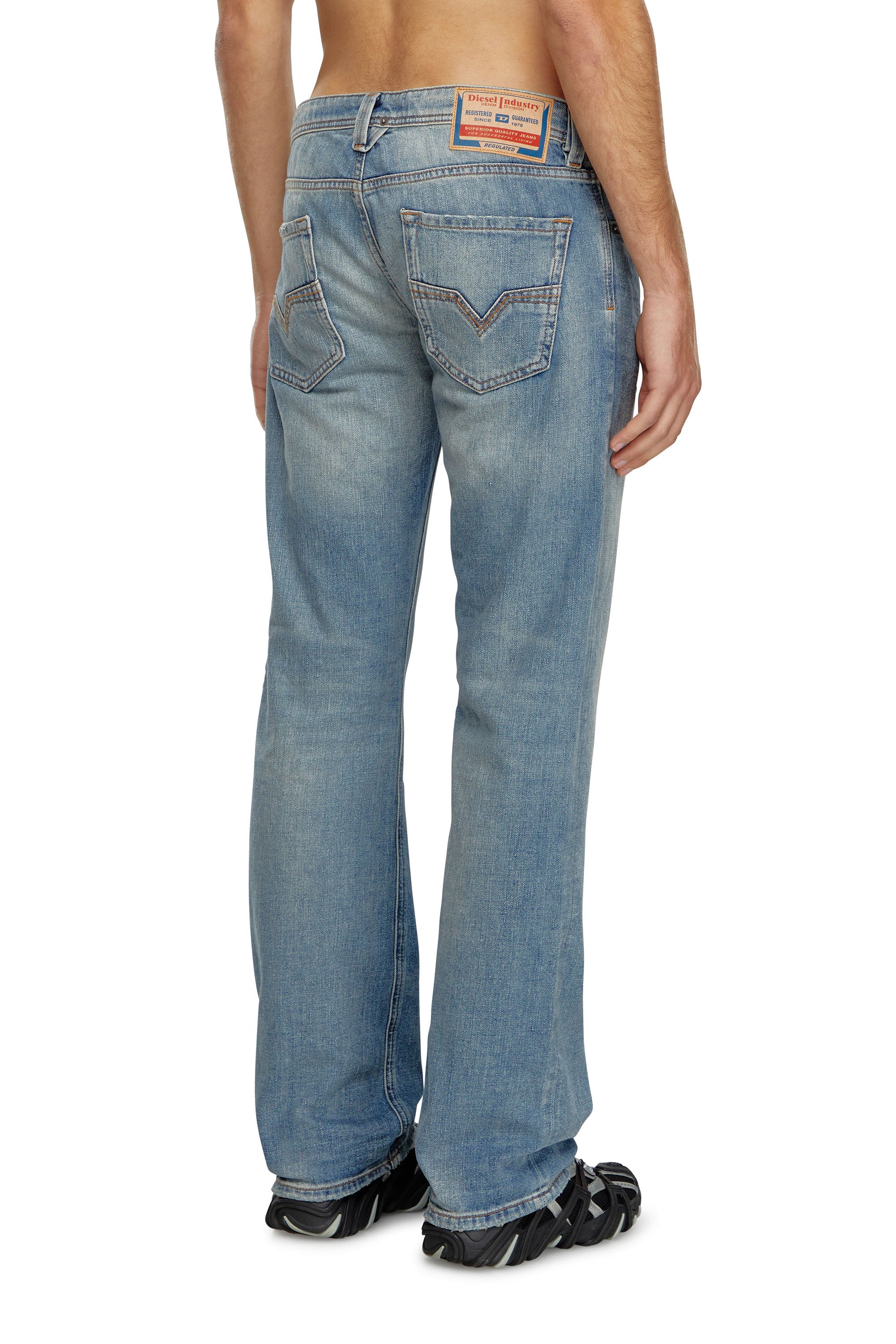 Diesel - Regular Jeans 1985 Larkee 0GRDN Homme, Bleu Clair - Image 4