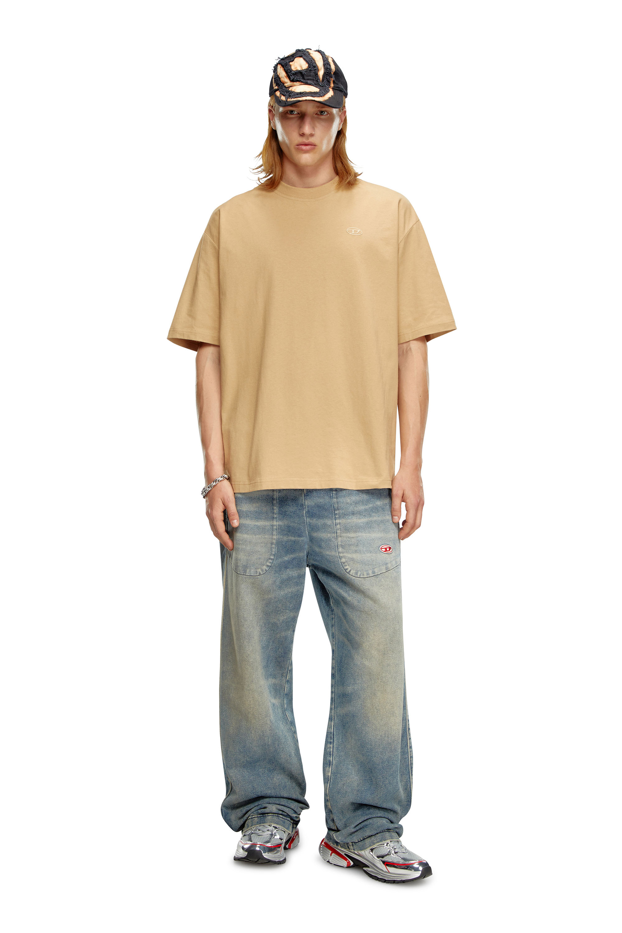 Diesel - T-BOGGY-MEGOVAL-D, Uomo T-shirt con maxi-ricamo oval D in Marrone - Image 2