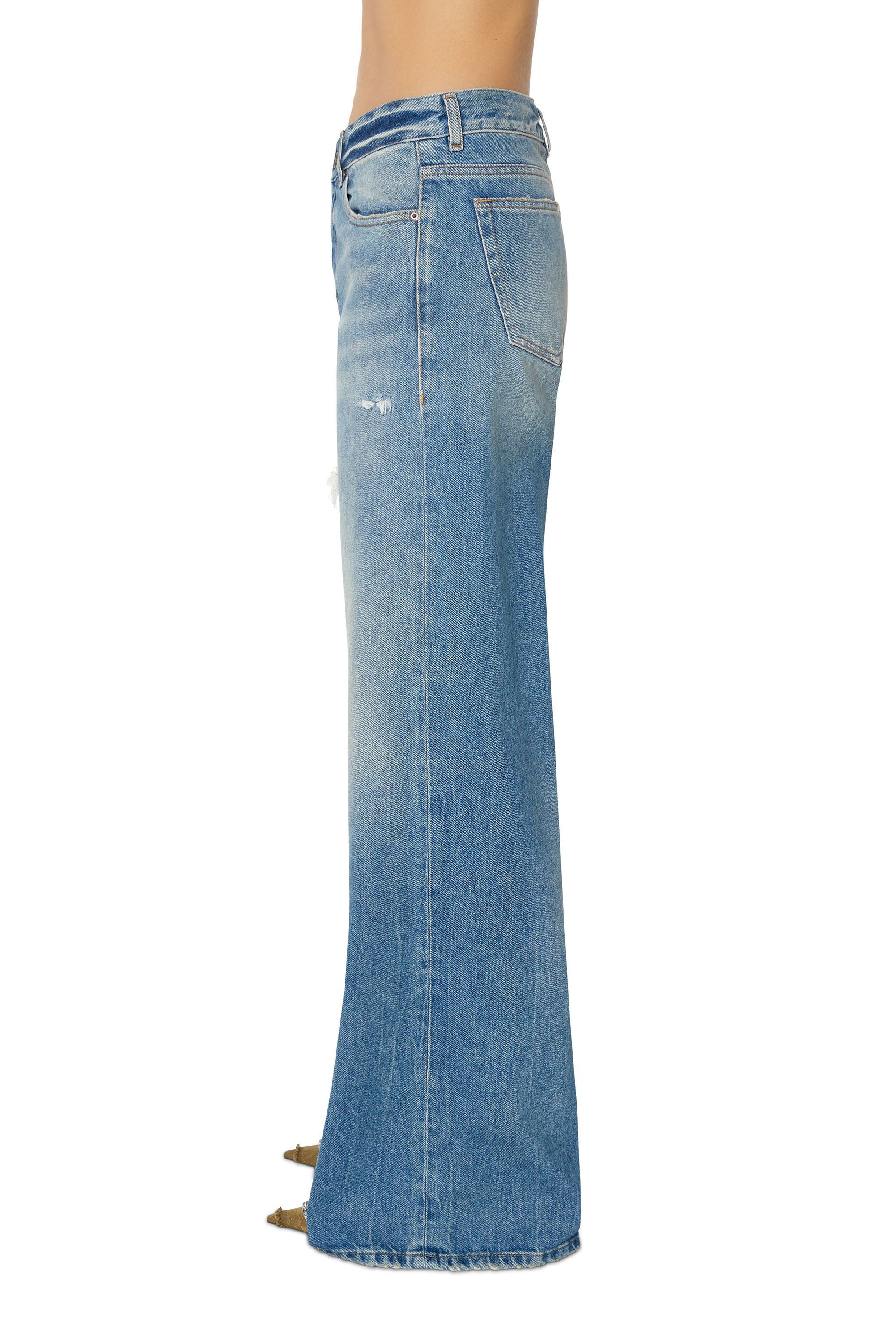 Diesel - 1978 D-Akemi 09D97 Bootcut and Flare Jeans, Bleu Clair - Image 4