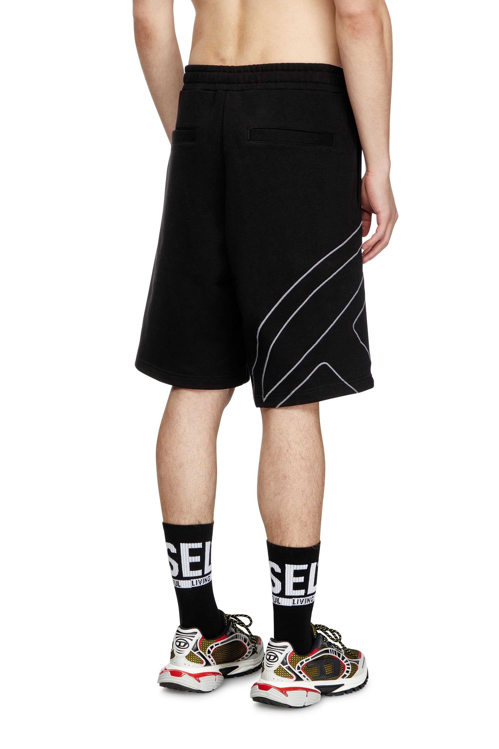 Diesel - P-CROW-MEGOVAL, Short de survêtement avec maxi logo D Homme in Noir - 4