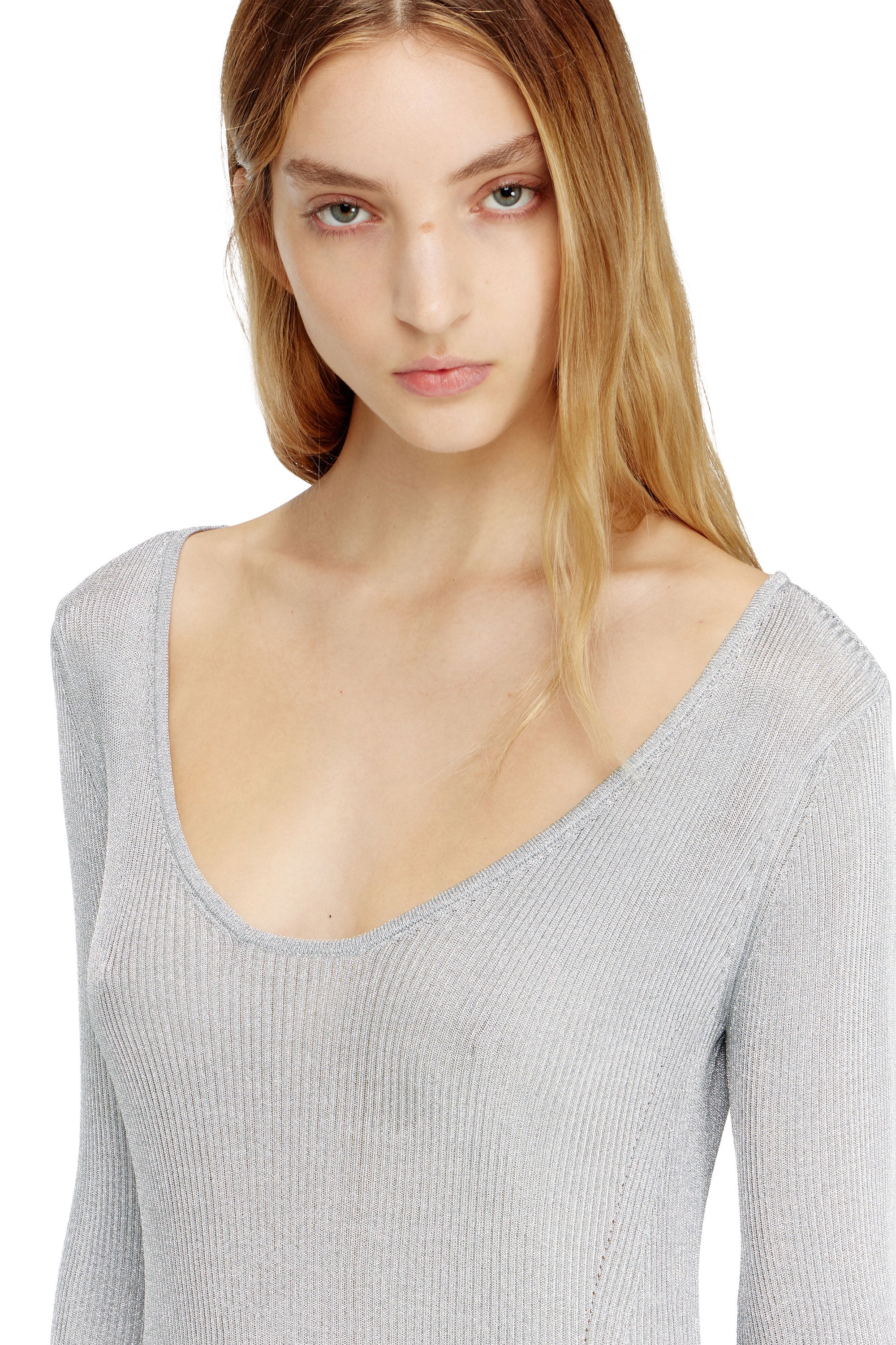 Diesel - M-DALILA, Robe courte en maille c&ocirc;tel&eacute;e m&eacute;tallis&eacute;e Femme in Gris - 4
