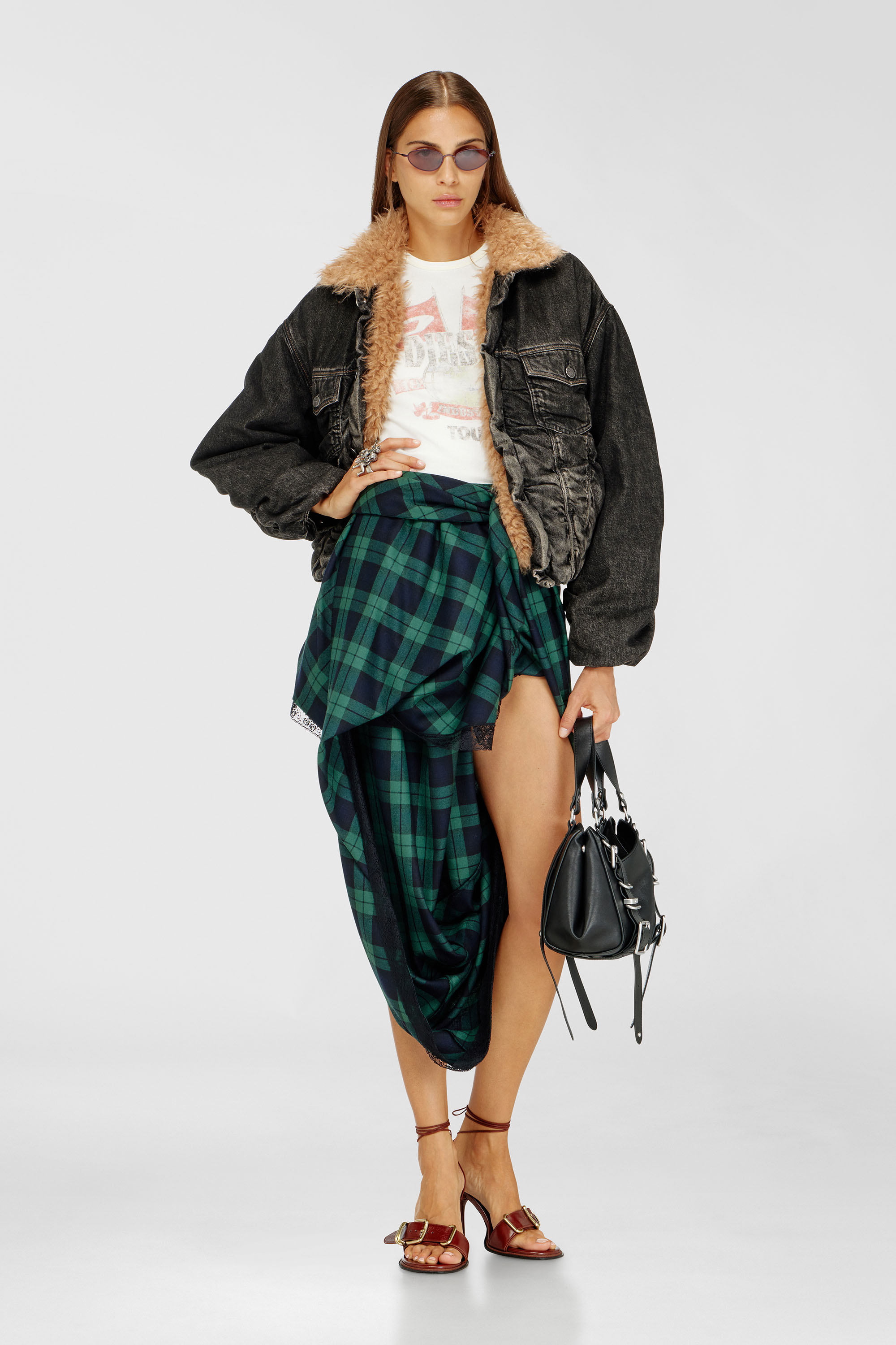 Diesel - D-CURLY-FSJ, Veste trucker en denim effet us&eacute; doubl&eacute;e teddy Mixte in Noir - 2