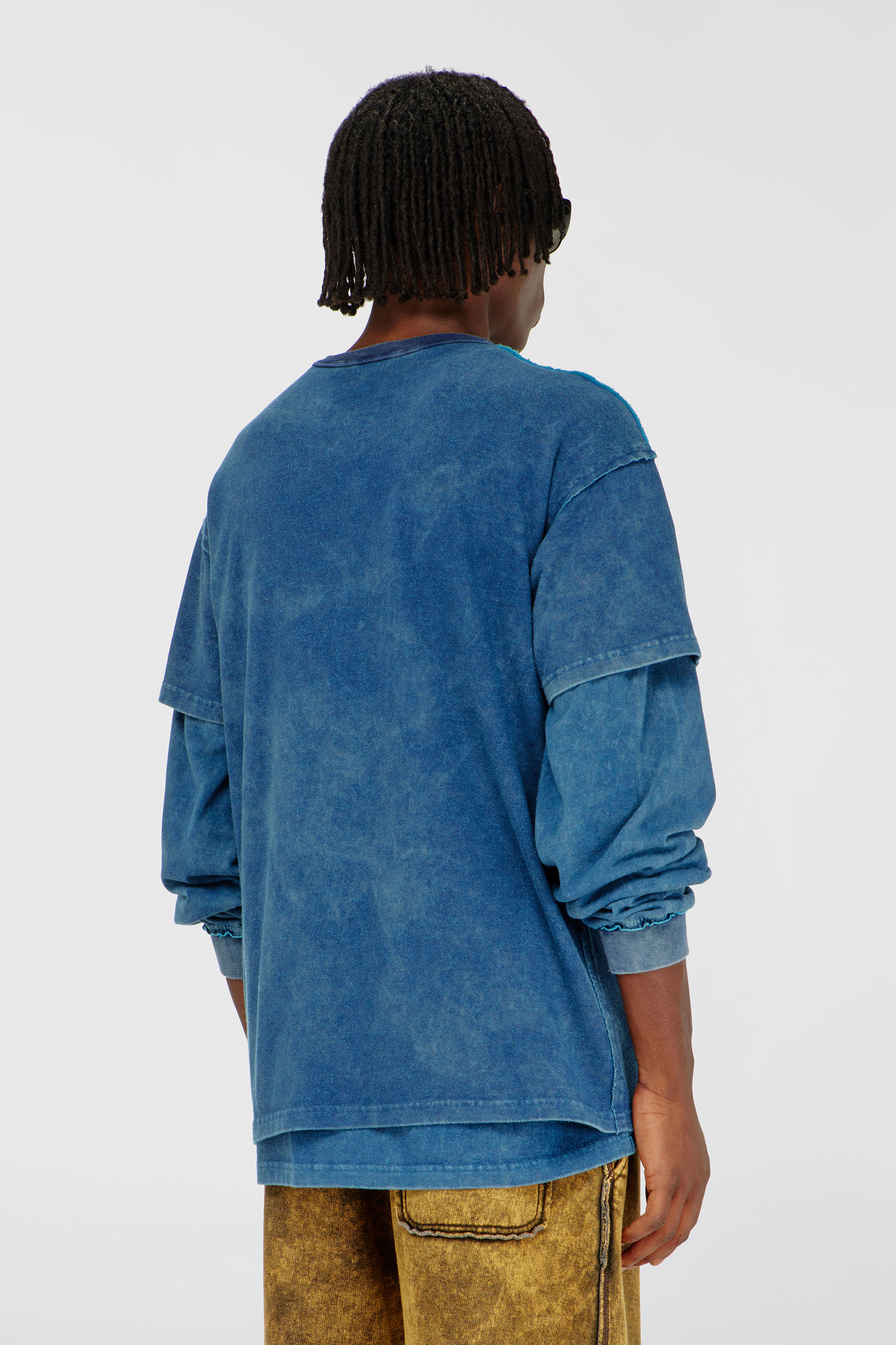 Diesel - T-NORM-RAW, T-shirt acid wash con dettagli sfrangiati Uomo in Blu - 4