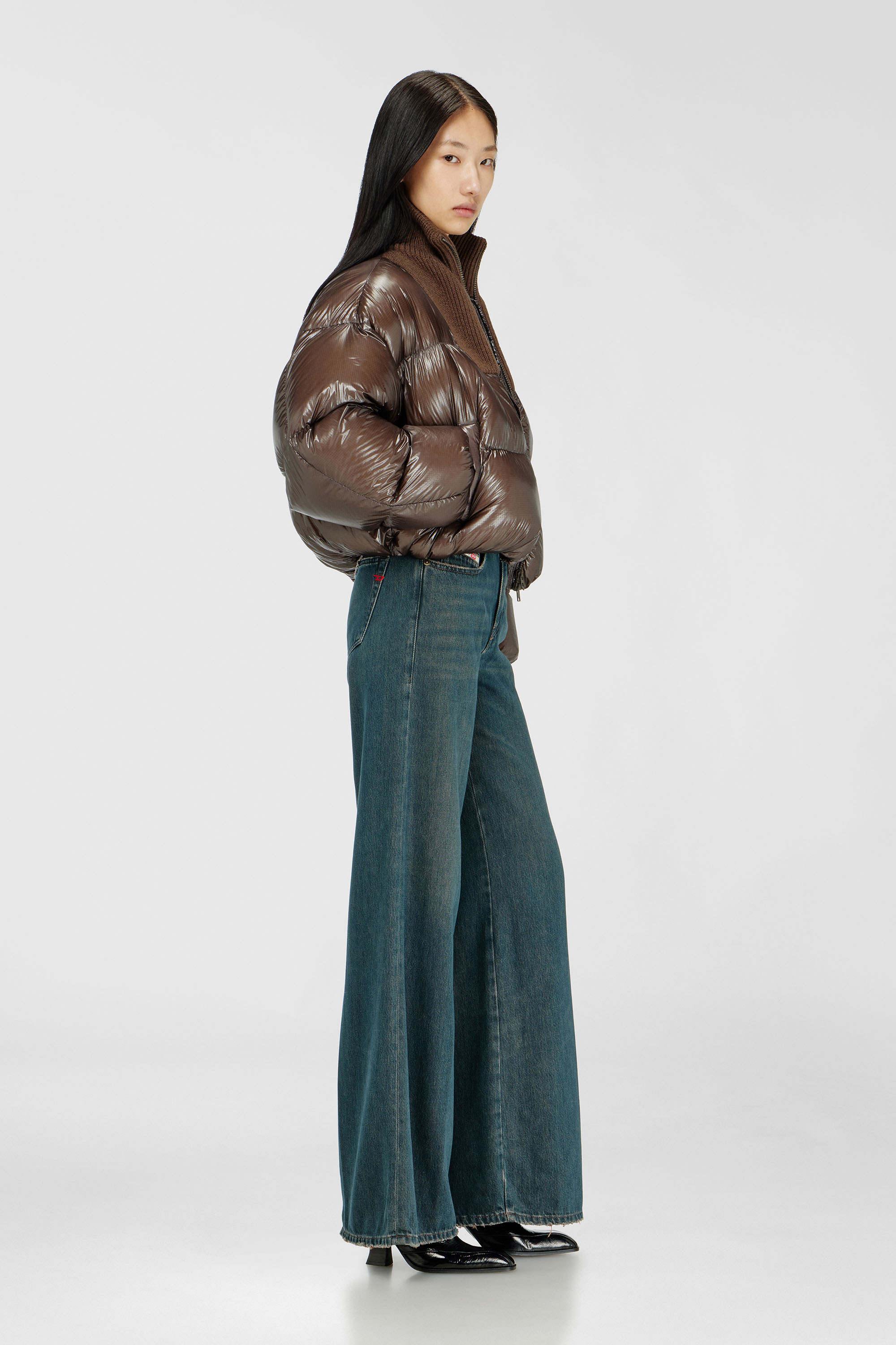Diesel - Flare Jeans 1978 D-Akemi 09P83 Donna, Blu Scuro - Image 1