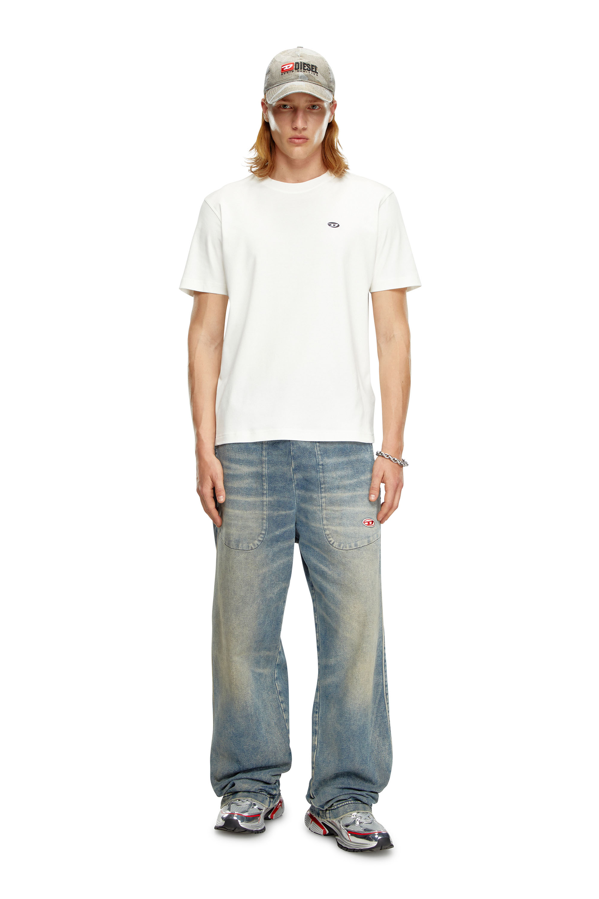 Diesel - T-ADJUST-DOVAL-PJ, Uomo T-shirt con patch Oval D in Bianco - Image 2