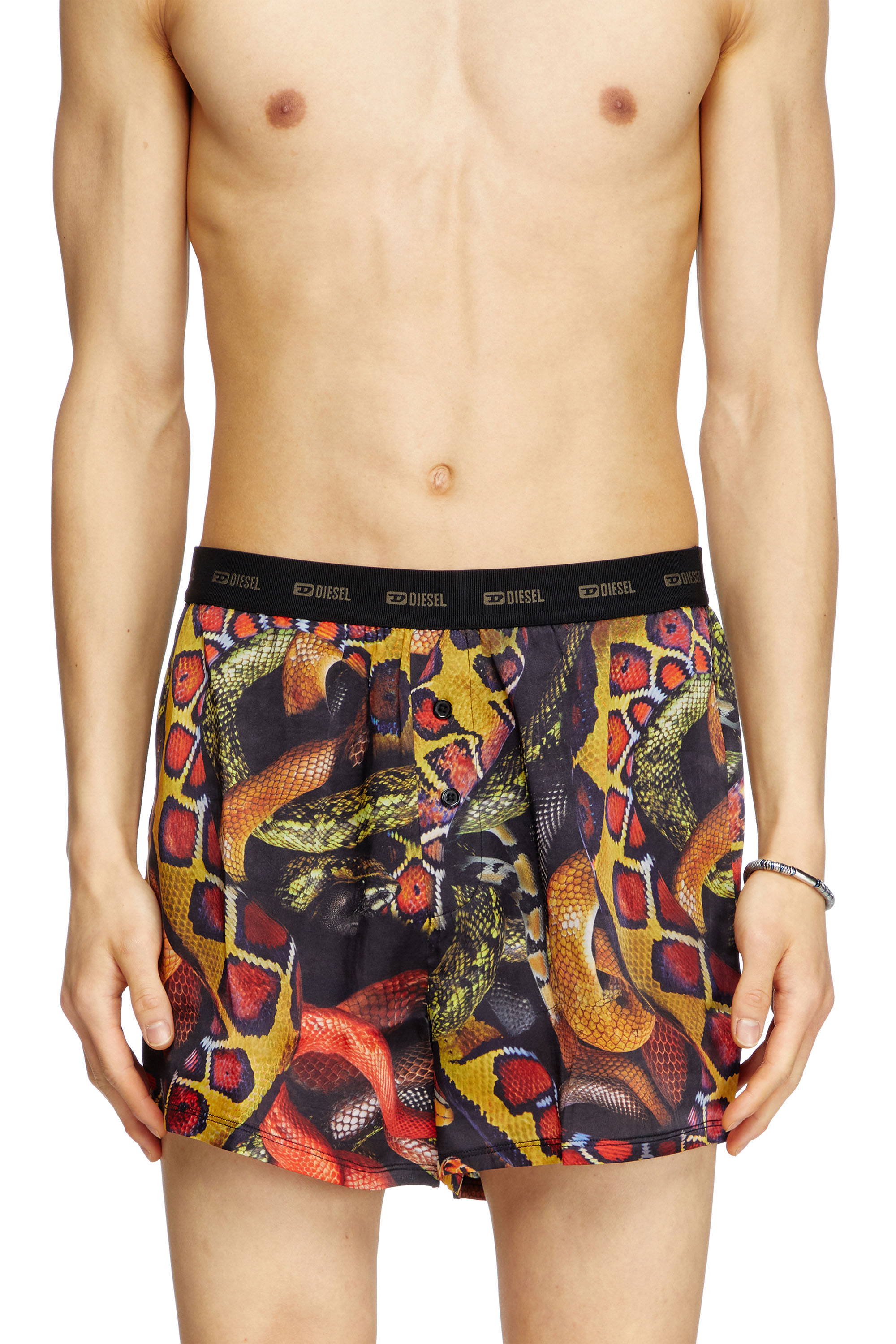 Diesel - STARK-UTLT-SNAKE, Boxer long en satin avec imprimé serpent Homme in Polychrome - 1