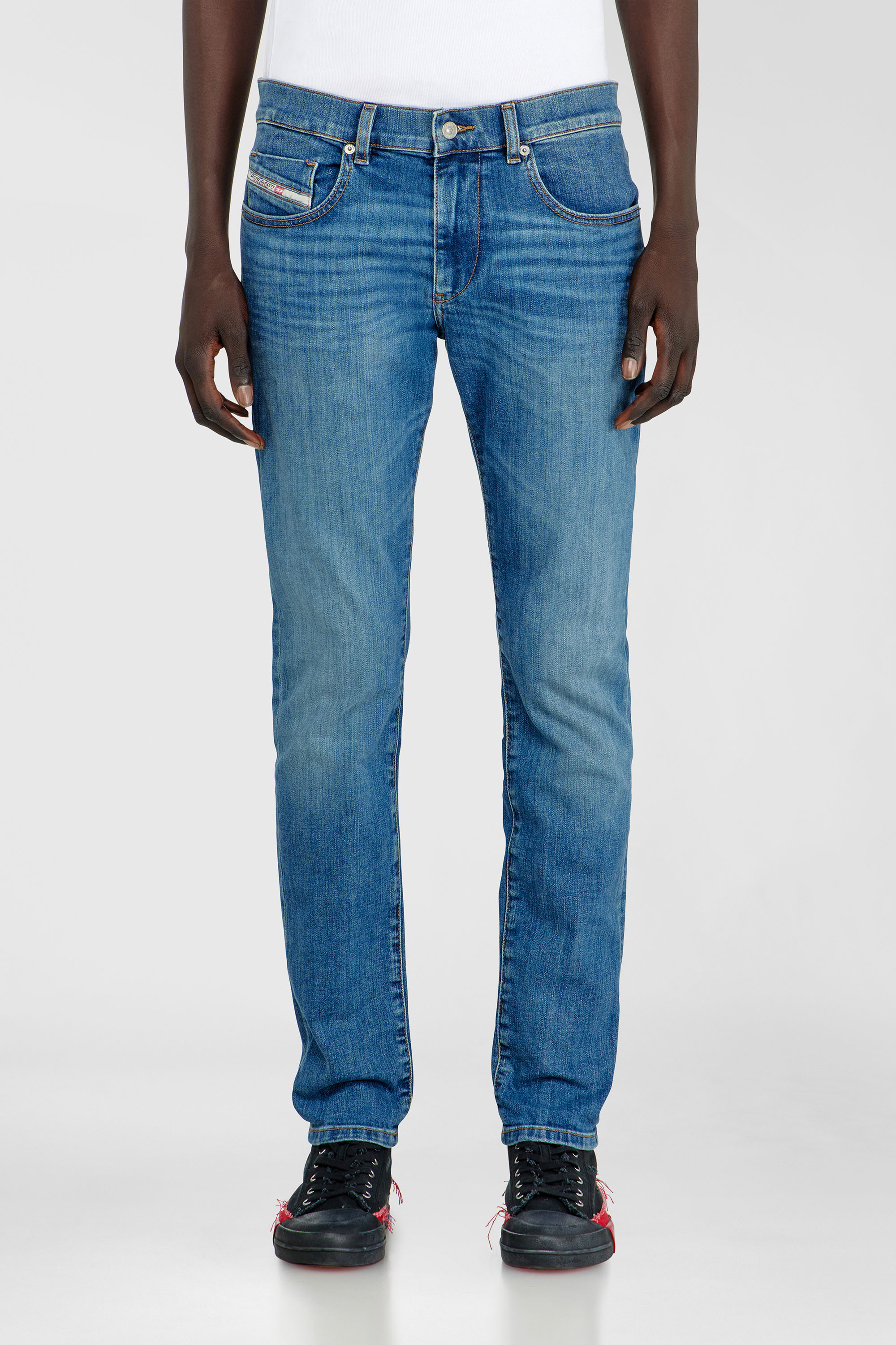 Diesel - Slim Jeans 2019 D-Strukt 0KIAL Uomo, Blu Chiaro - Image 1