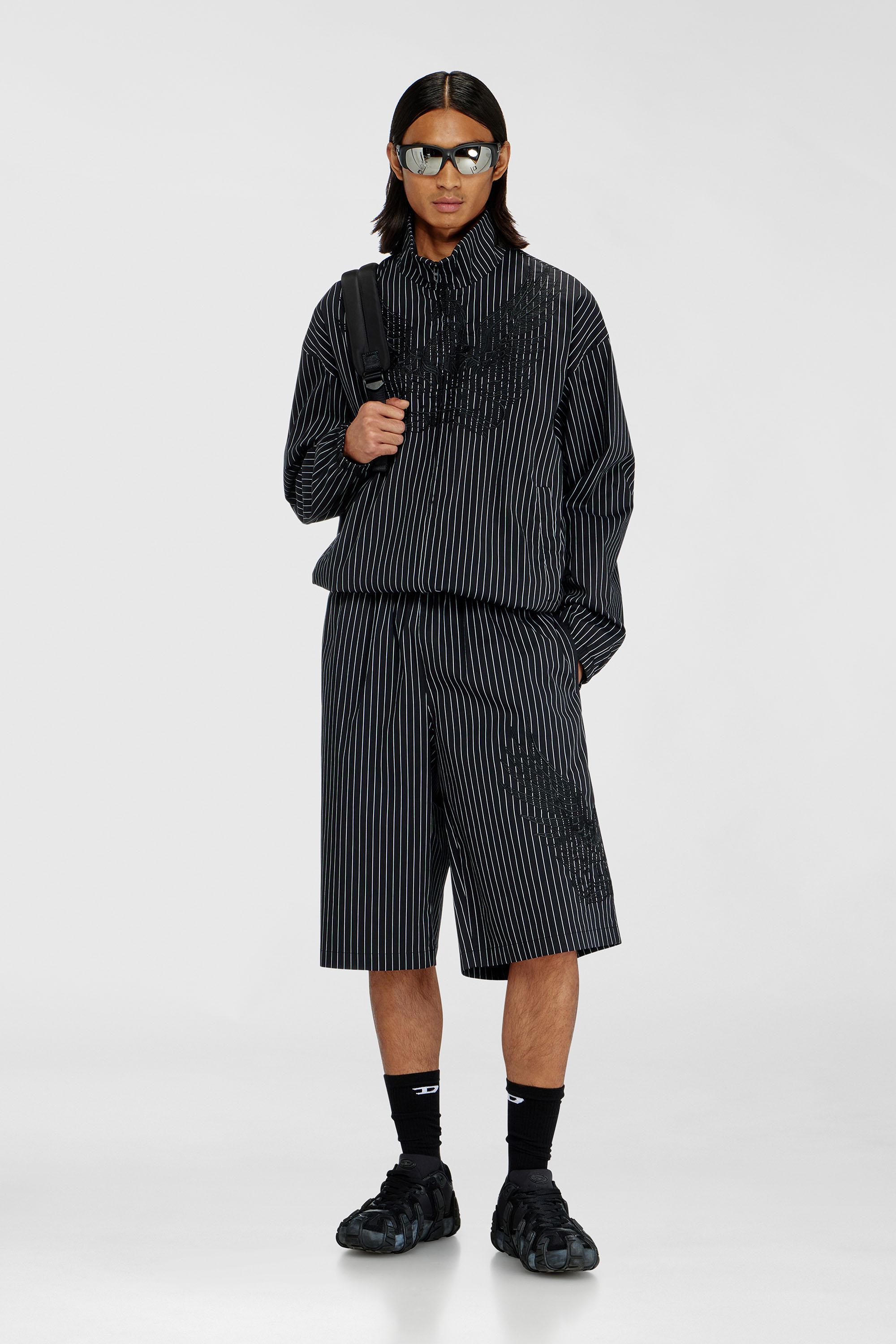 Pinstripe-Shorts mit Phoenix-Stickerei