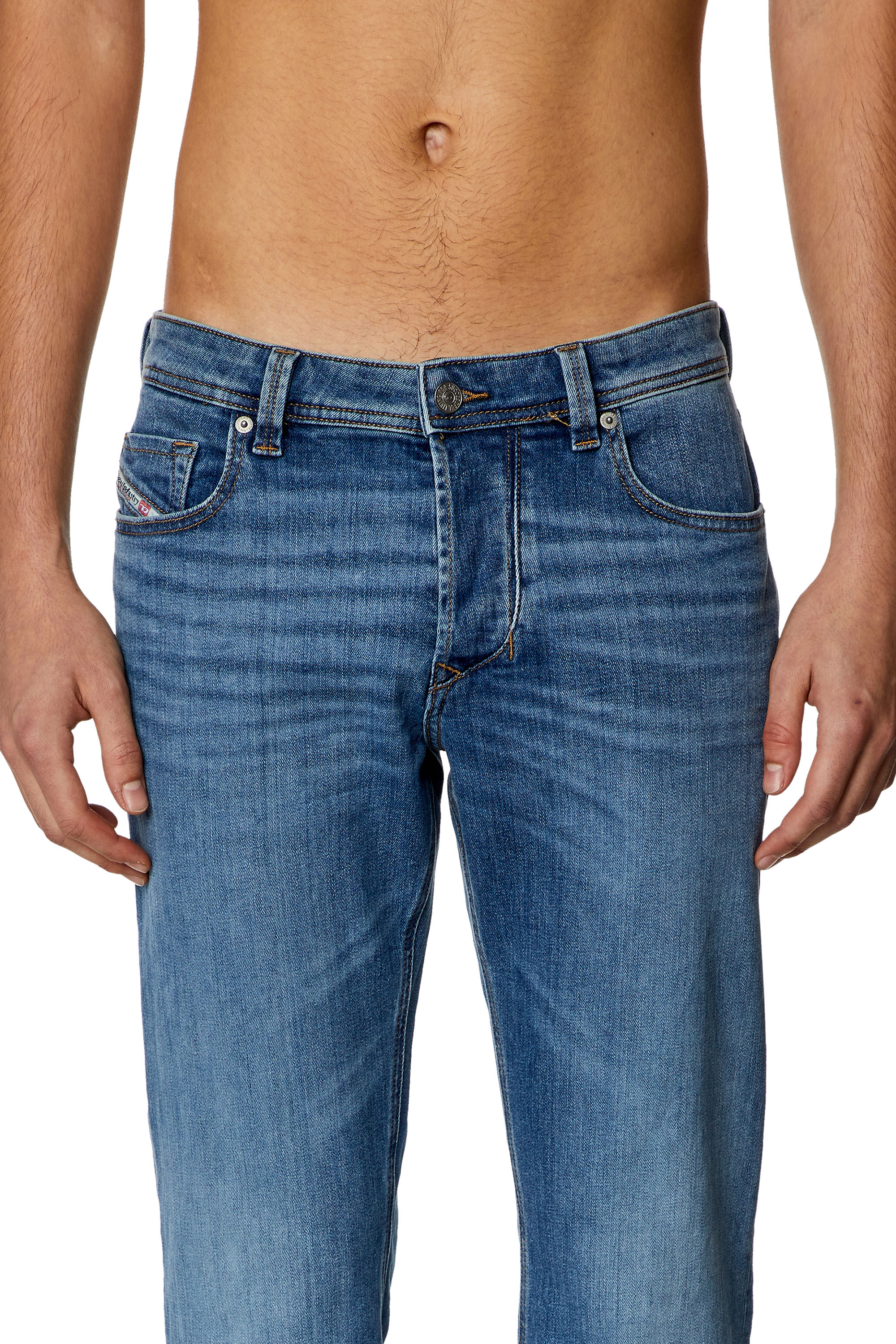 Diesel - Regular Jeans 1986 Larkee-Beex 0KIAL Uomo, Blu Chiaro - Image 5