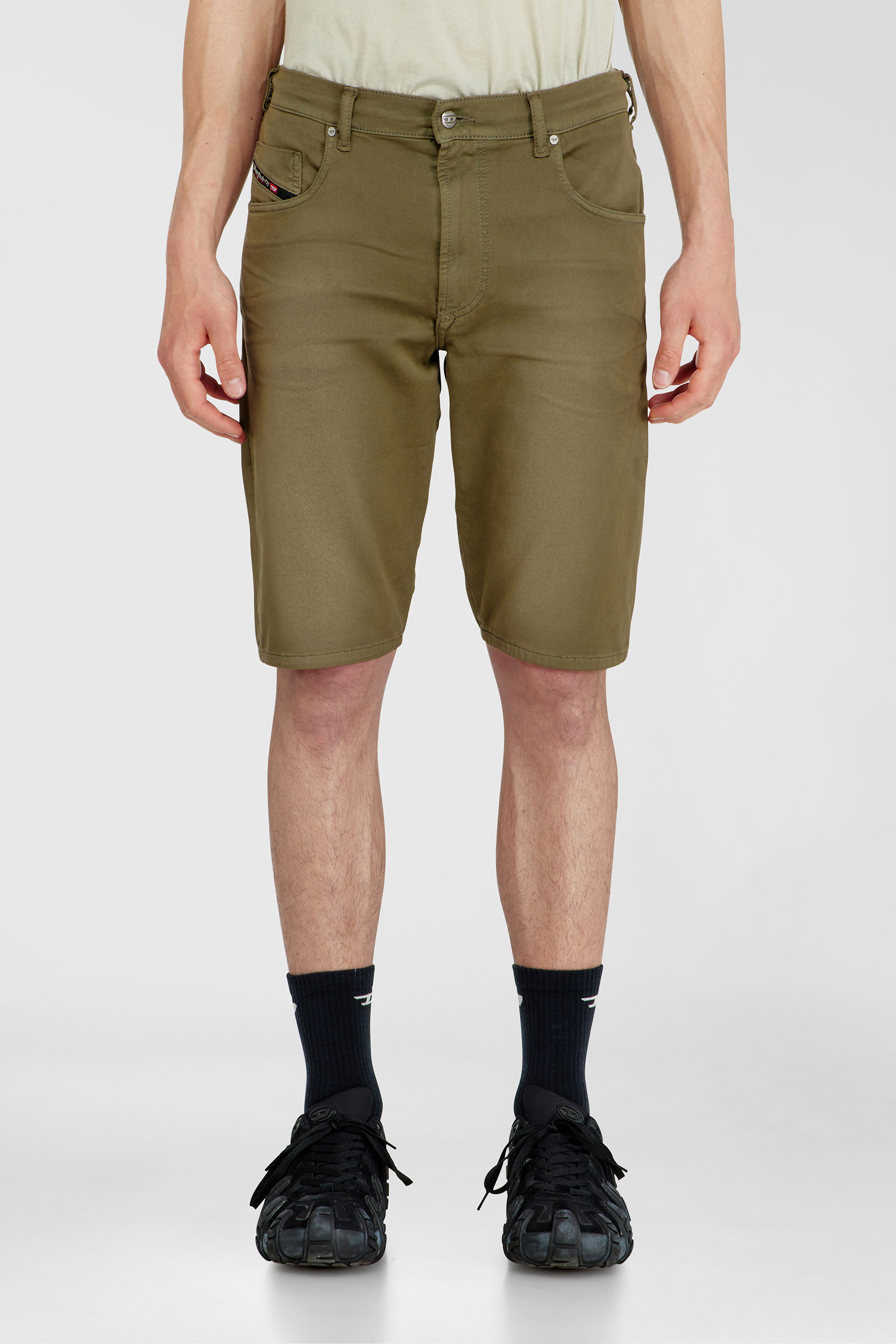 Diesel - 2033 D-KROOLEY-SHORT-BW JOGG, Short slim en denim color&eacute; Homme in Vert - 3