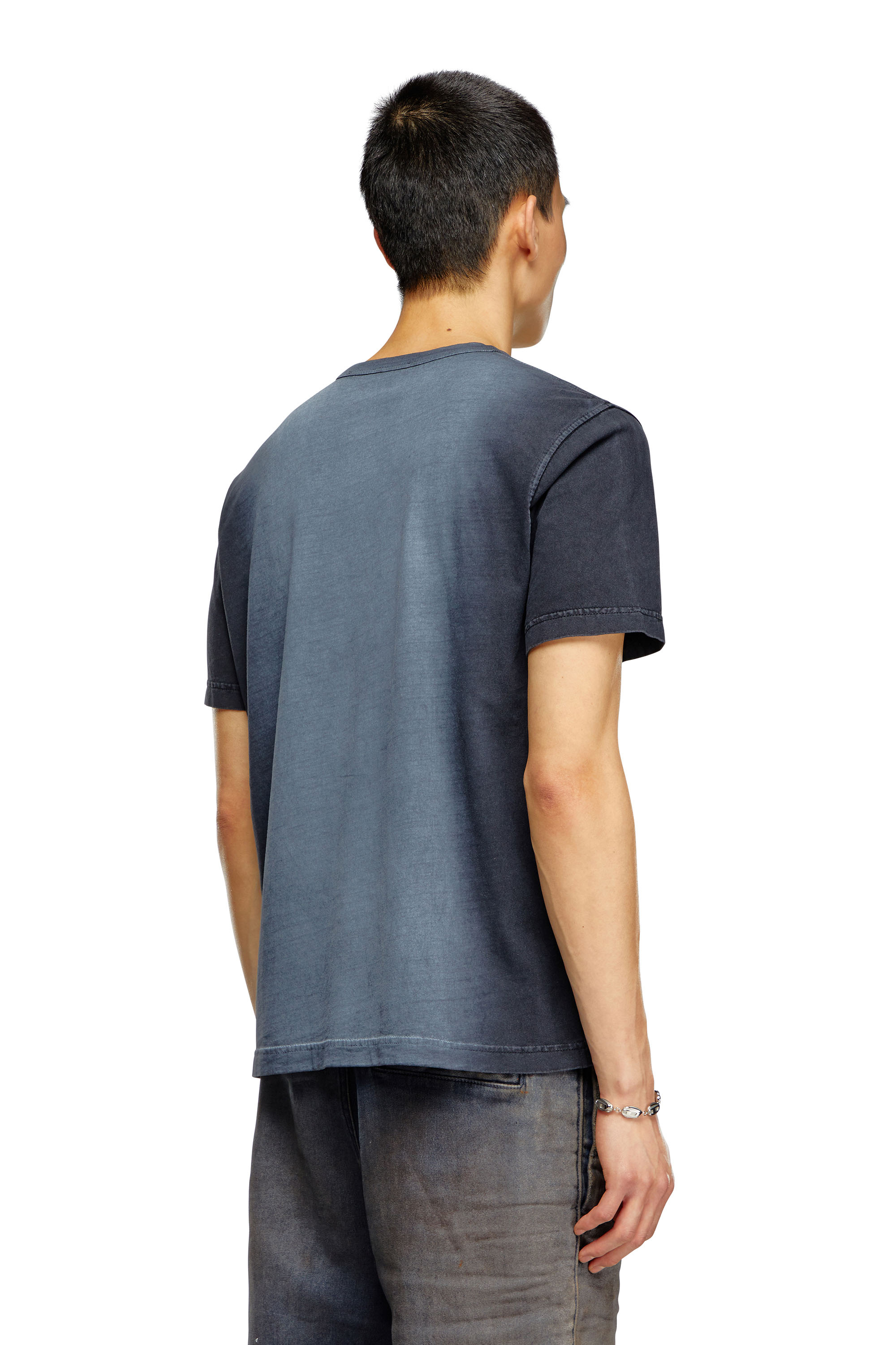Diesel - T-ADJUST-Q2, Homme T-shirt en jersey de coton pulvérisé in Noir - Image 4