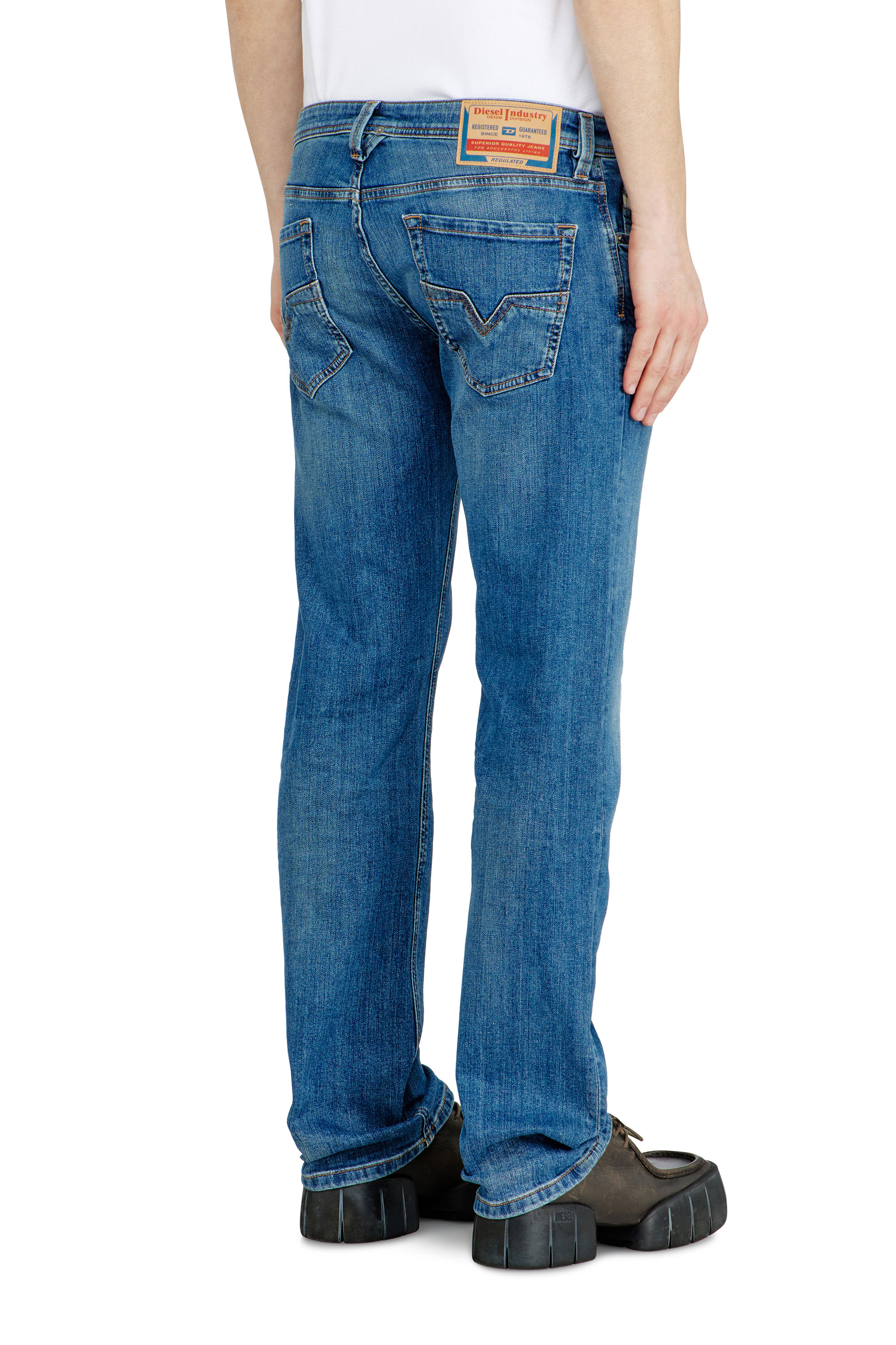 Diesel - Regular Jeans 1985 Larkee 0KIAL Homme, Bleu Clair - Image 5