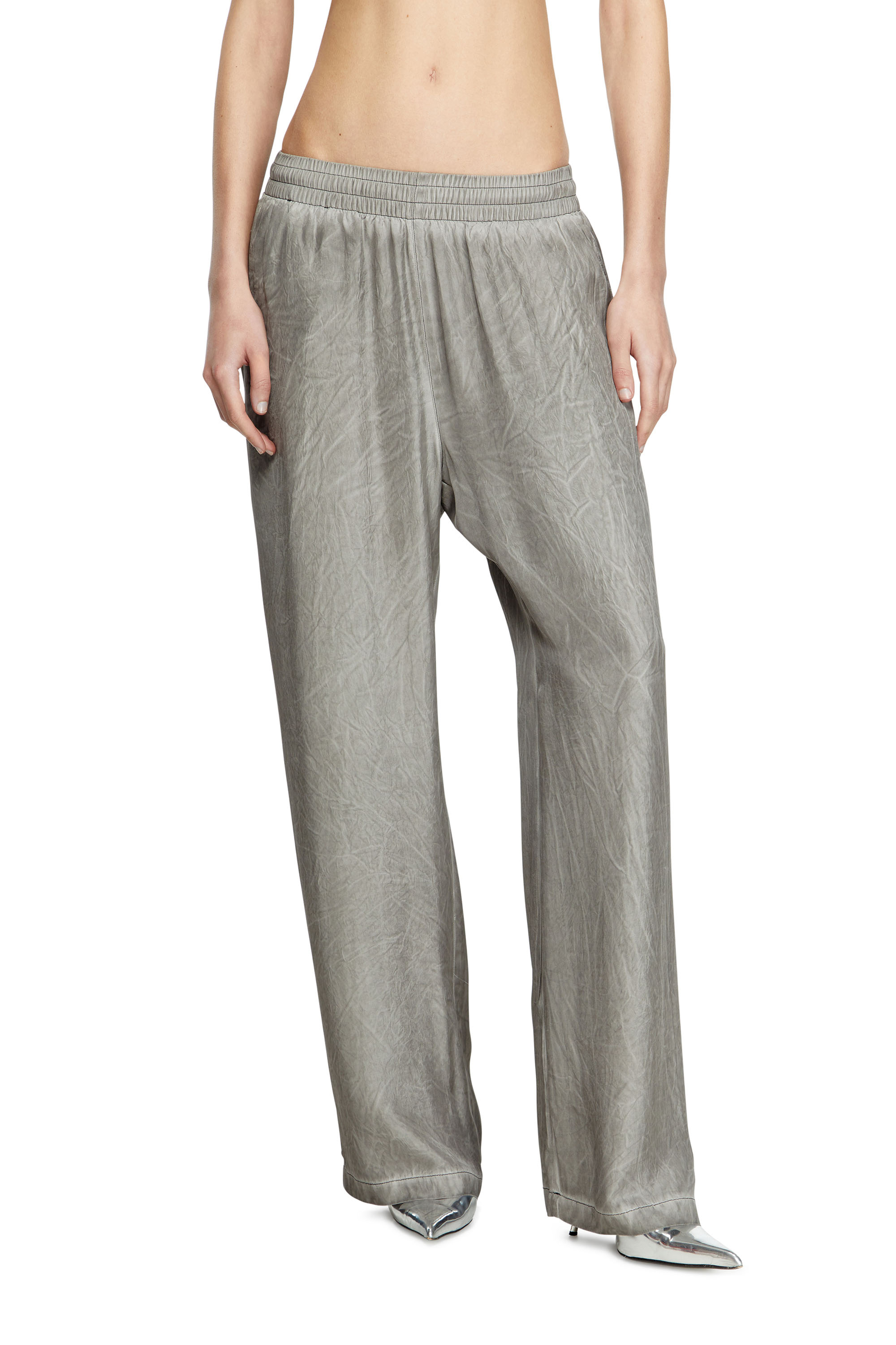 Diesel - P-LEON, Pantaloni tuta fluidi effetto crinkle Unisex in Grigio - 5