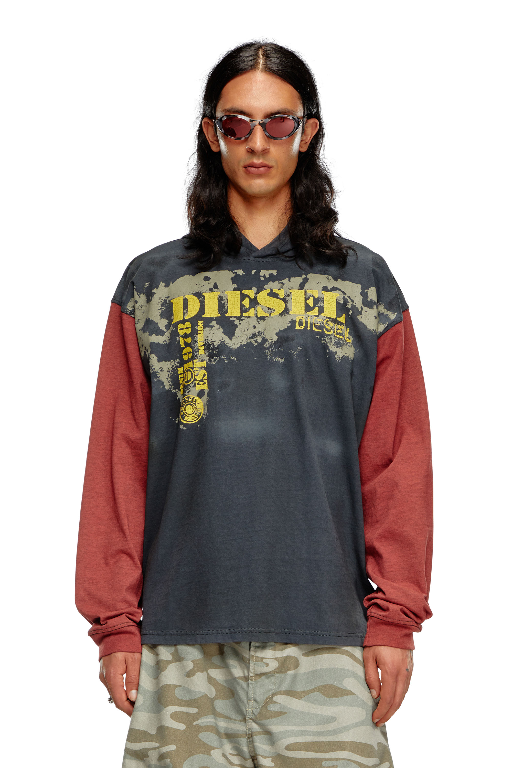 Diesel - T-BOXT-LS-HOOD, T-shirt à capuche et manches longues effet sali Homme in Gris - 1