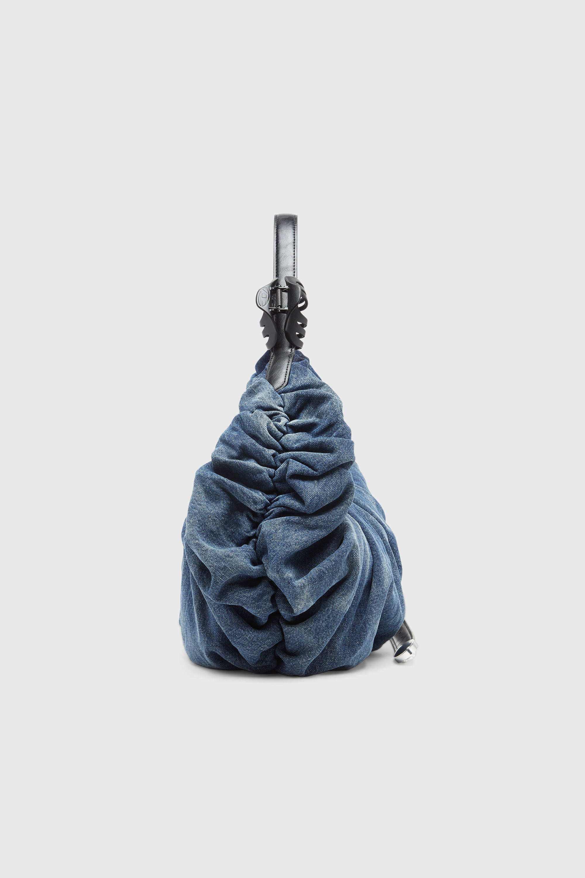 Diesel - GRAB-D HOBO L, Grab-D-Borsa hobo grande arricciata in denim trattato Donna in Blu - 4