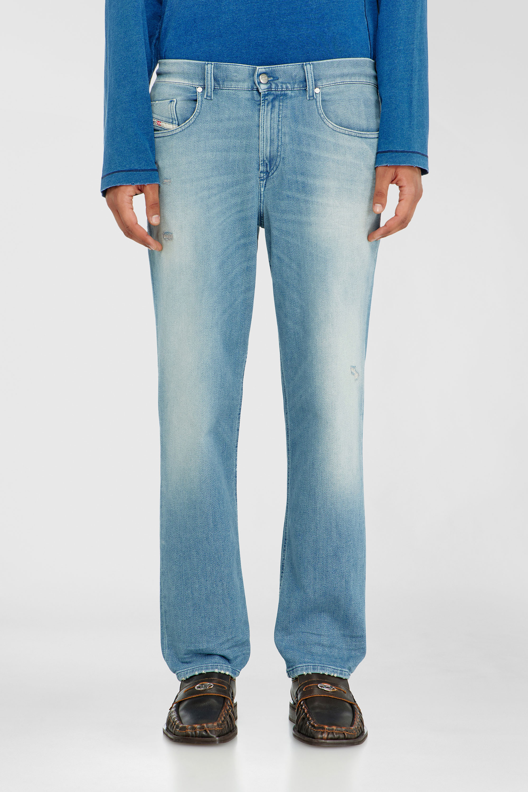 Diesel - Regular 2090 D-Veekley Joggjeans&reg; 09Q21 Homme, Bleu Clair - Image 2