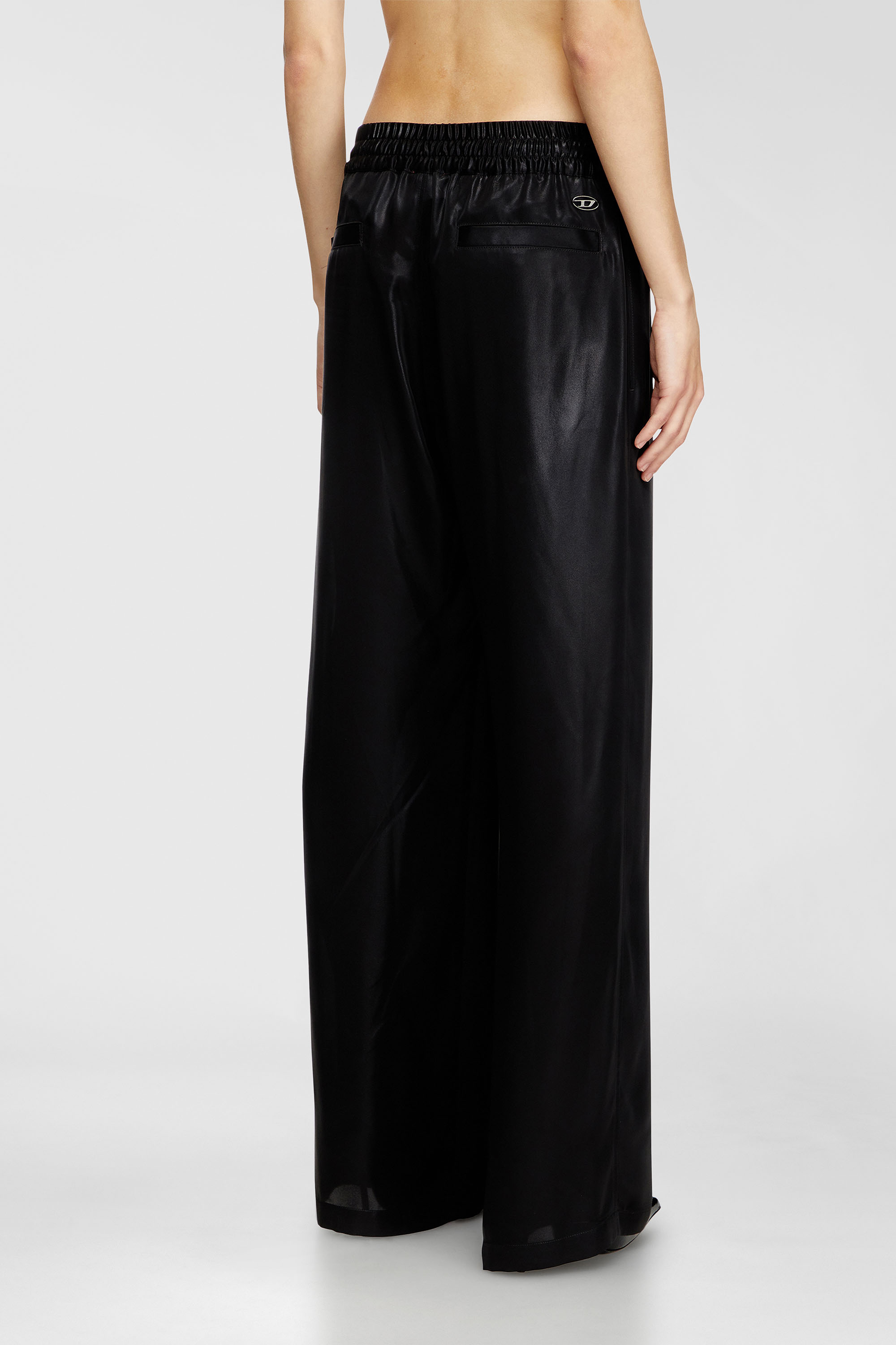 Diesel - P-DREYER-C-WN-Q1, Pantaloni tuta in raso Donna in Nero - 4