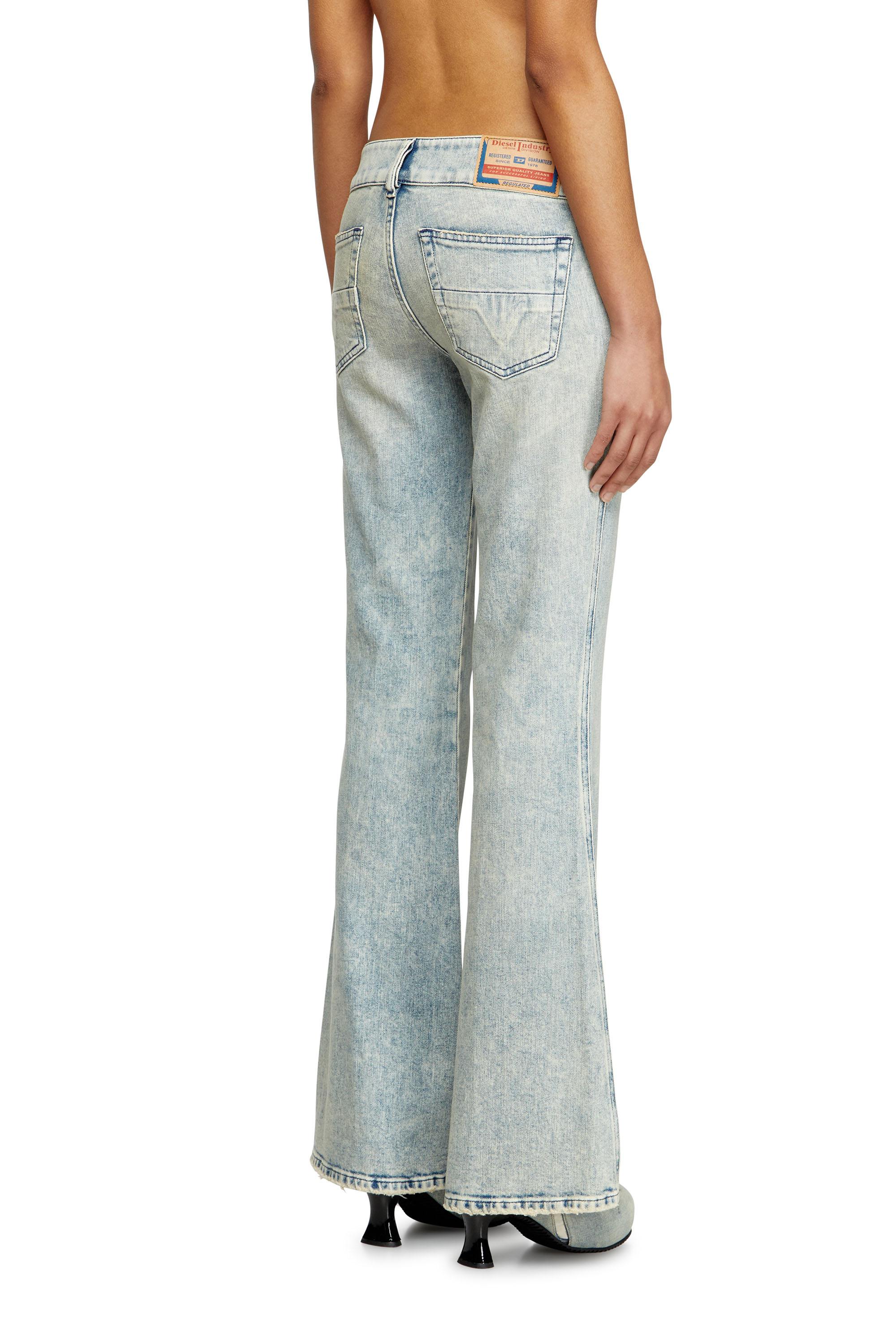 Diesel - Bootcut Jeans D-Hush 09L27 Donna, Blu Chiaro - Image 4