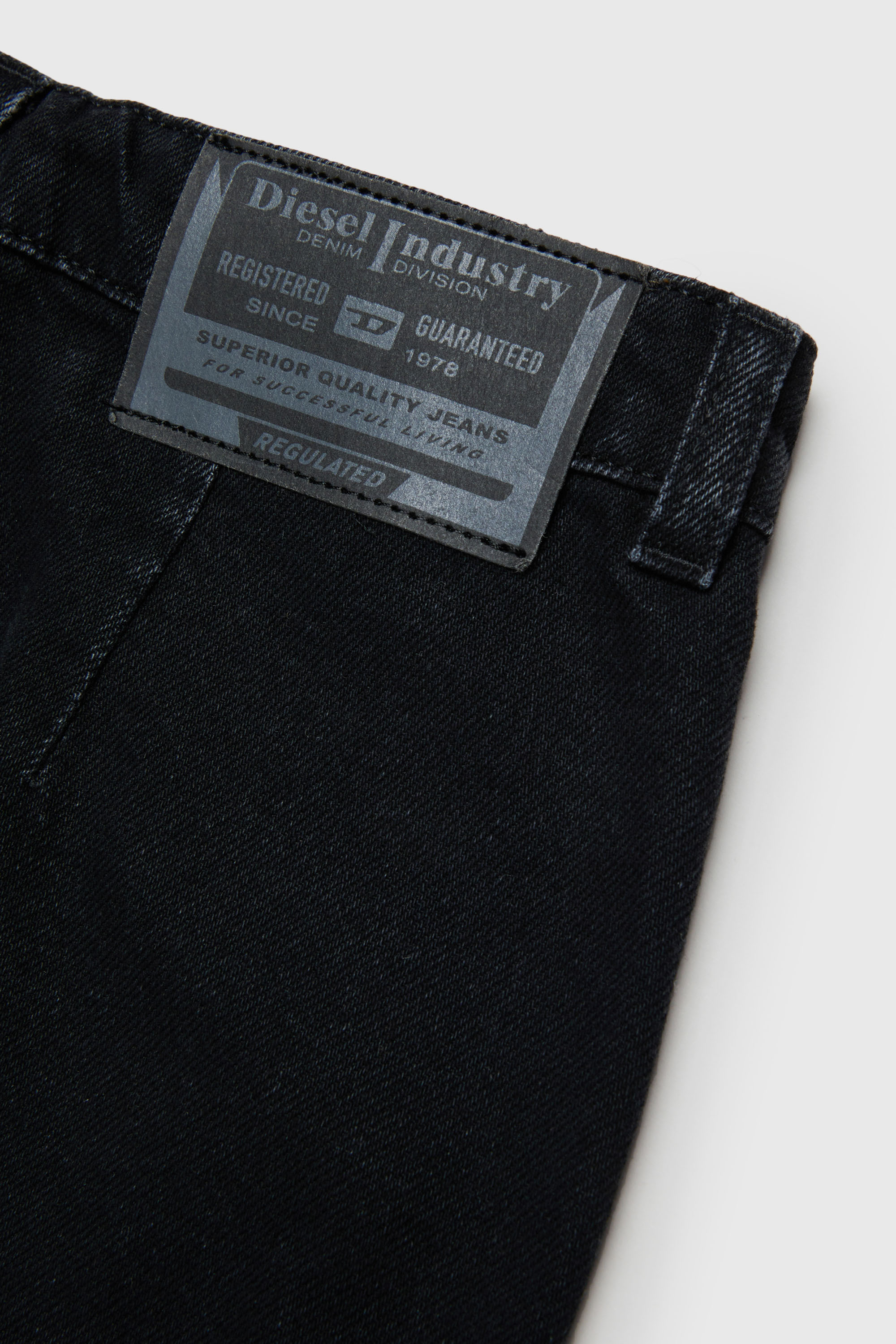 Diesel - GEARD, Minigonna in denim con orlo curvo Donna in Nero - 4
