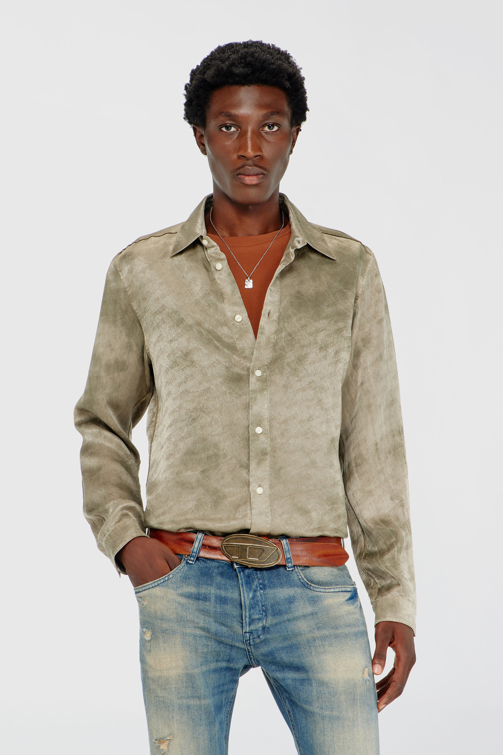 Diesel - S-KISSY-HNBW, Camicia in raso crinkle jacquard con logo Uomo in Marrone - 3