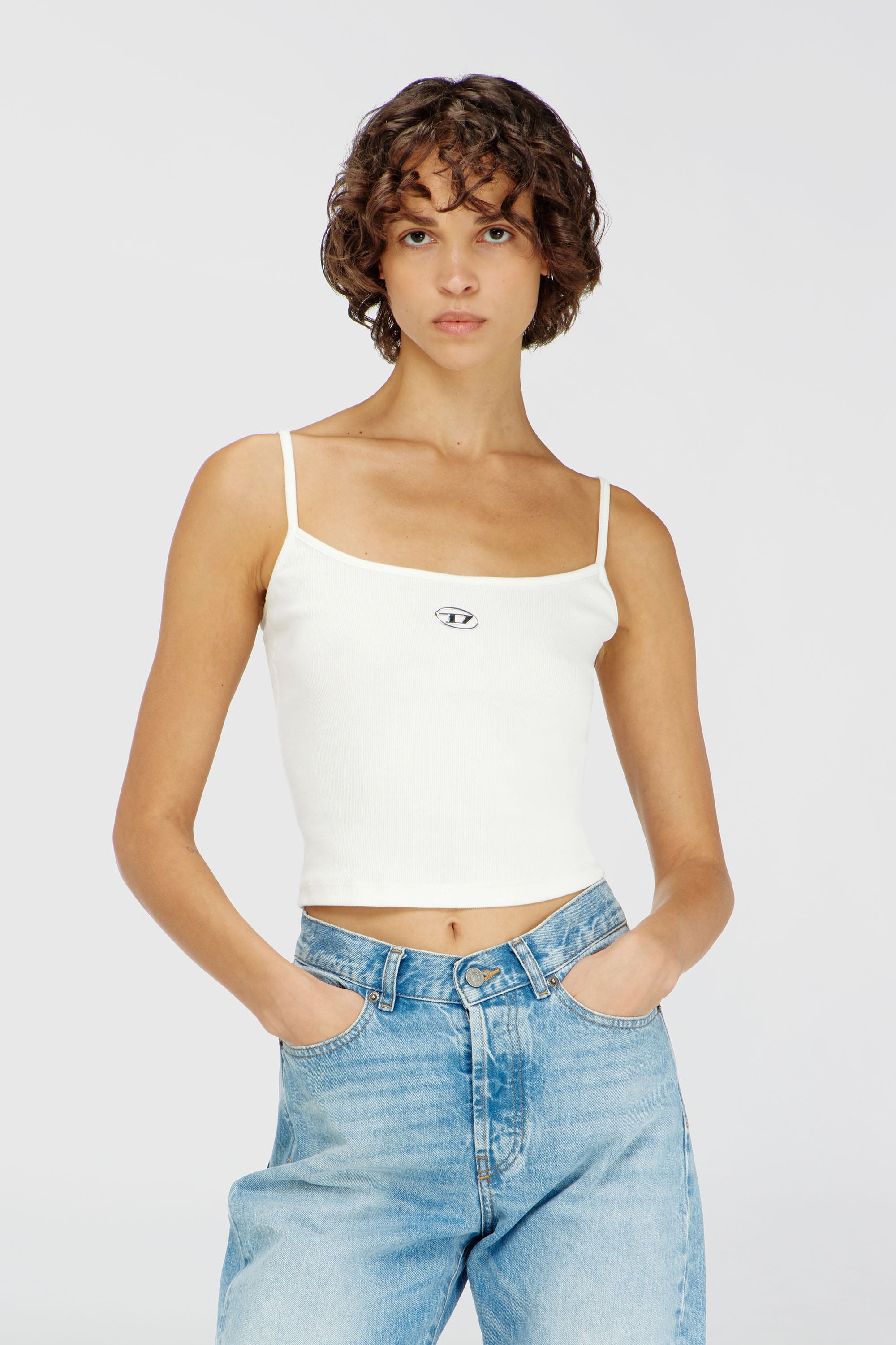 Diesel - T-HUPY-OD, Haut c&ocirc;tel&eacute; avec Oval D m&eacute;tallique Femme in Blanc - 1