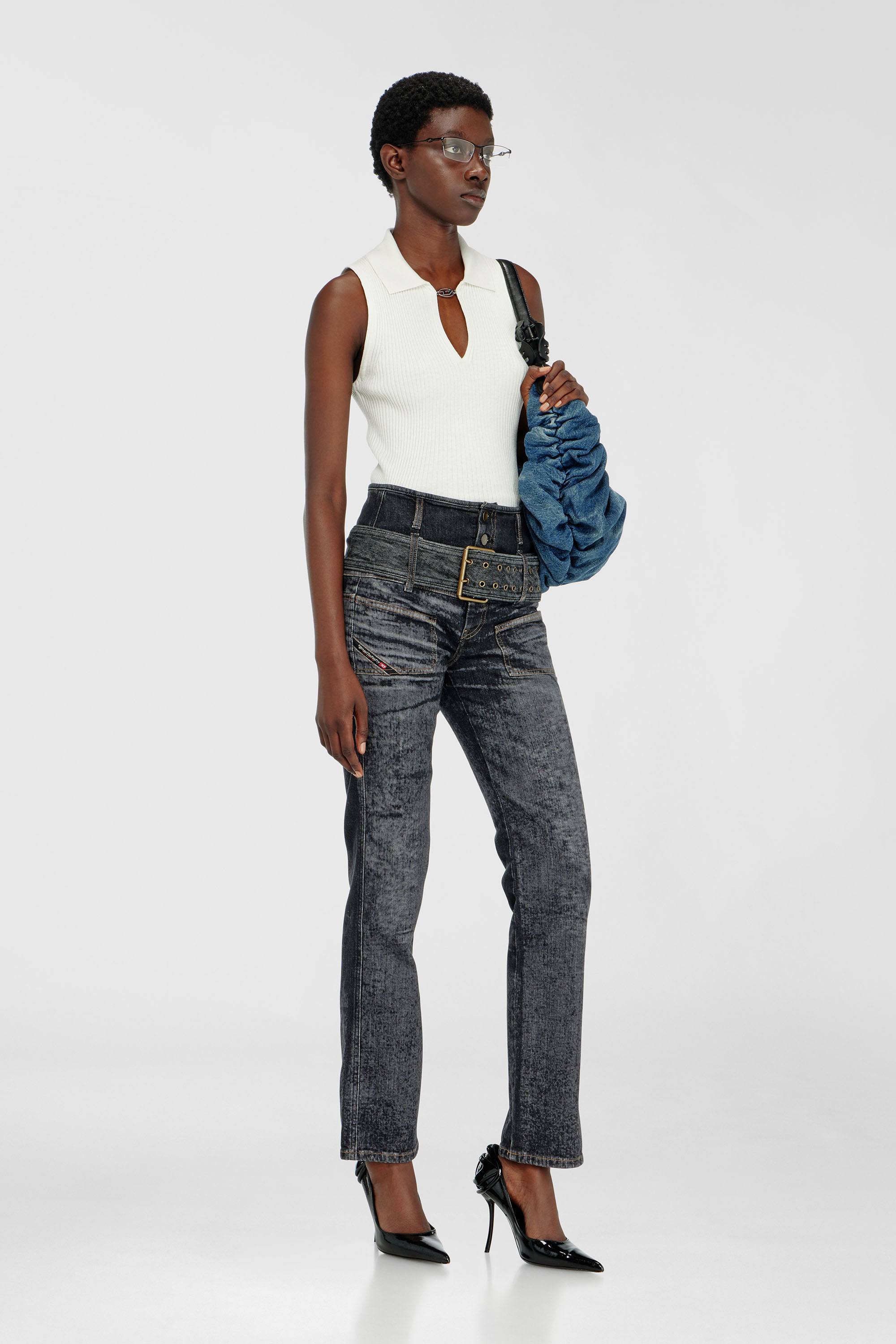 Diesel - GRAB-D HOBO L, Damen Grab-D L-Gro&szlig;e, geknitterte Hobo-Tasche aus behandeltem Denim in Mittelblau - 2