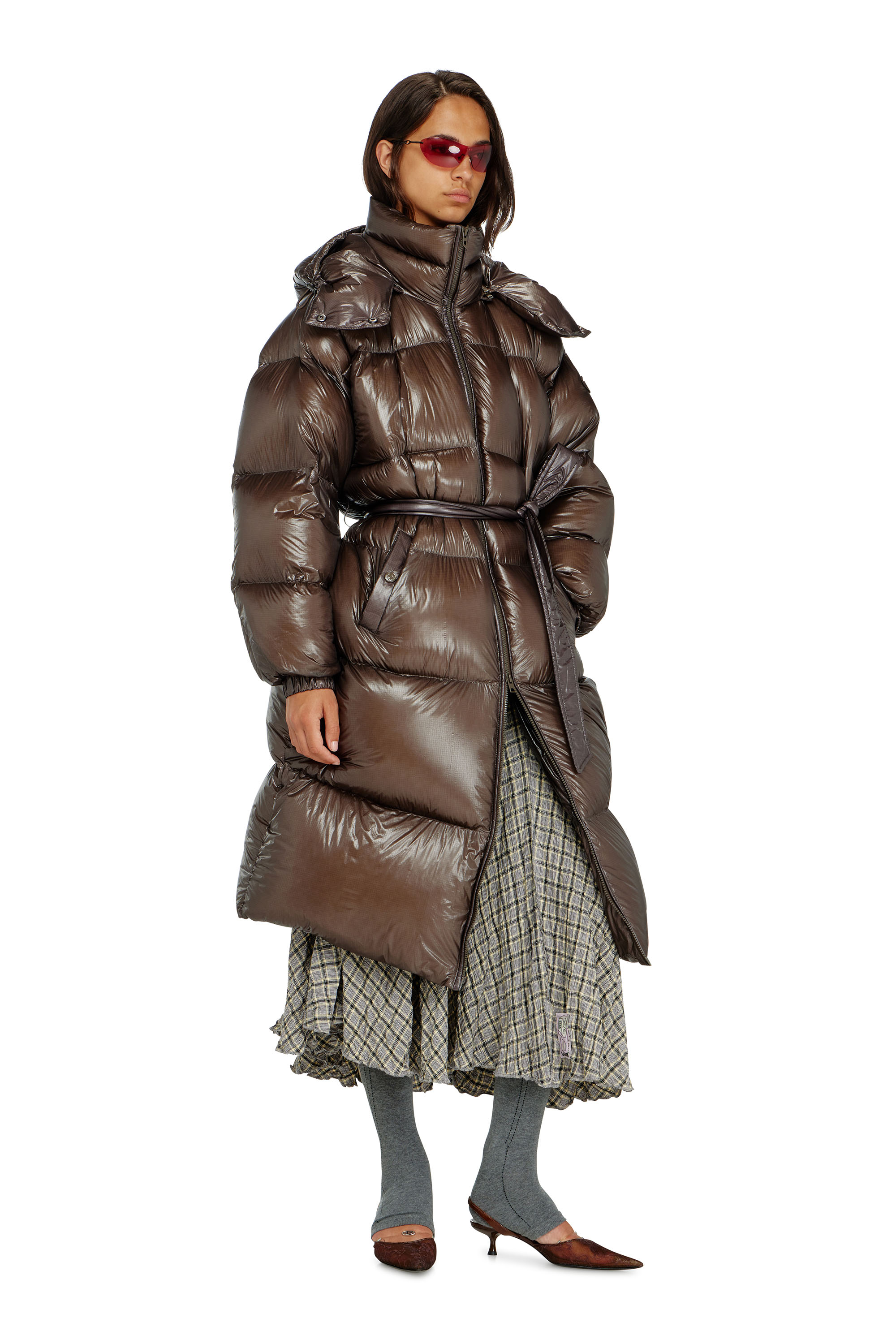Diesel - W-ISHER, Piumino lungo in ripstop ultraleggero Donna in Marrone - 1