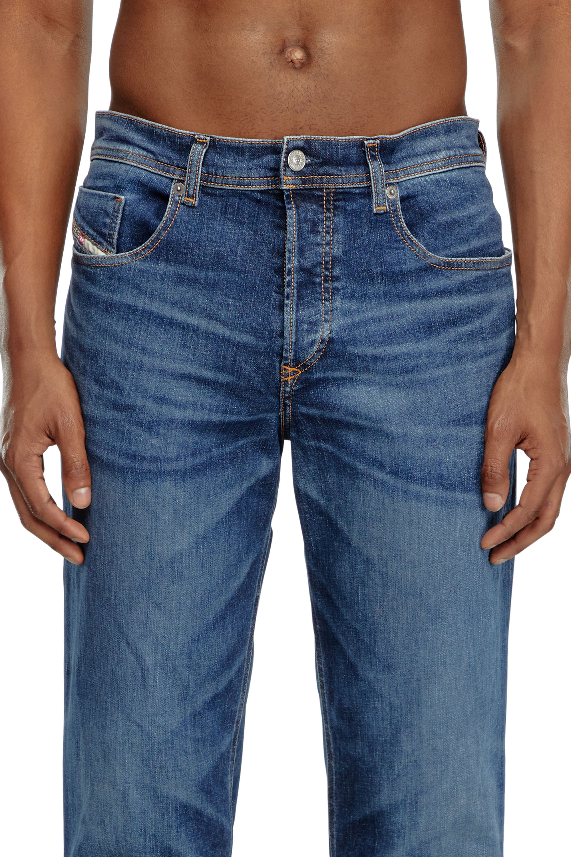 Diesel - Tapered Jeans 2023 D-Finitive 09J47, Blu Scuro - Image 4