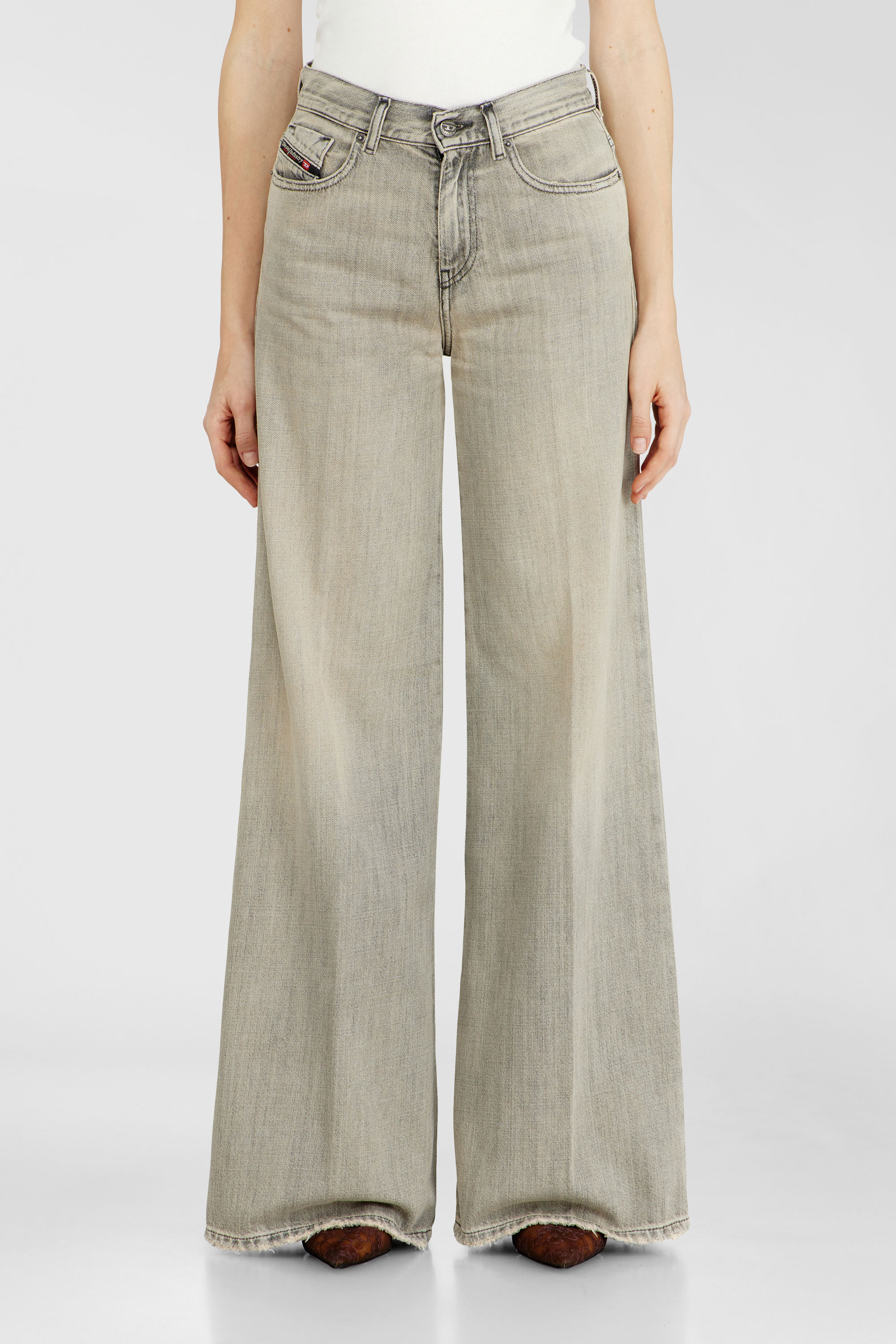 Diesel - Flare Jeans 1978 D-Akemi 068RU Femme, Gris - Image 1