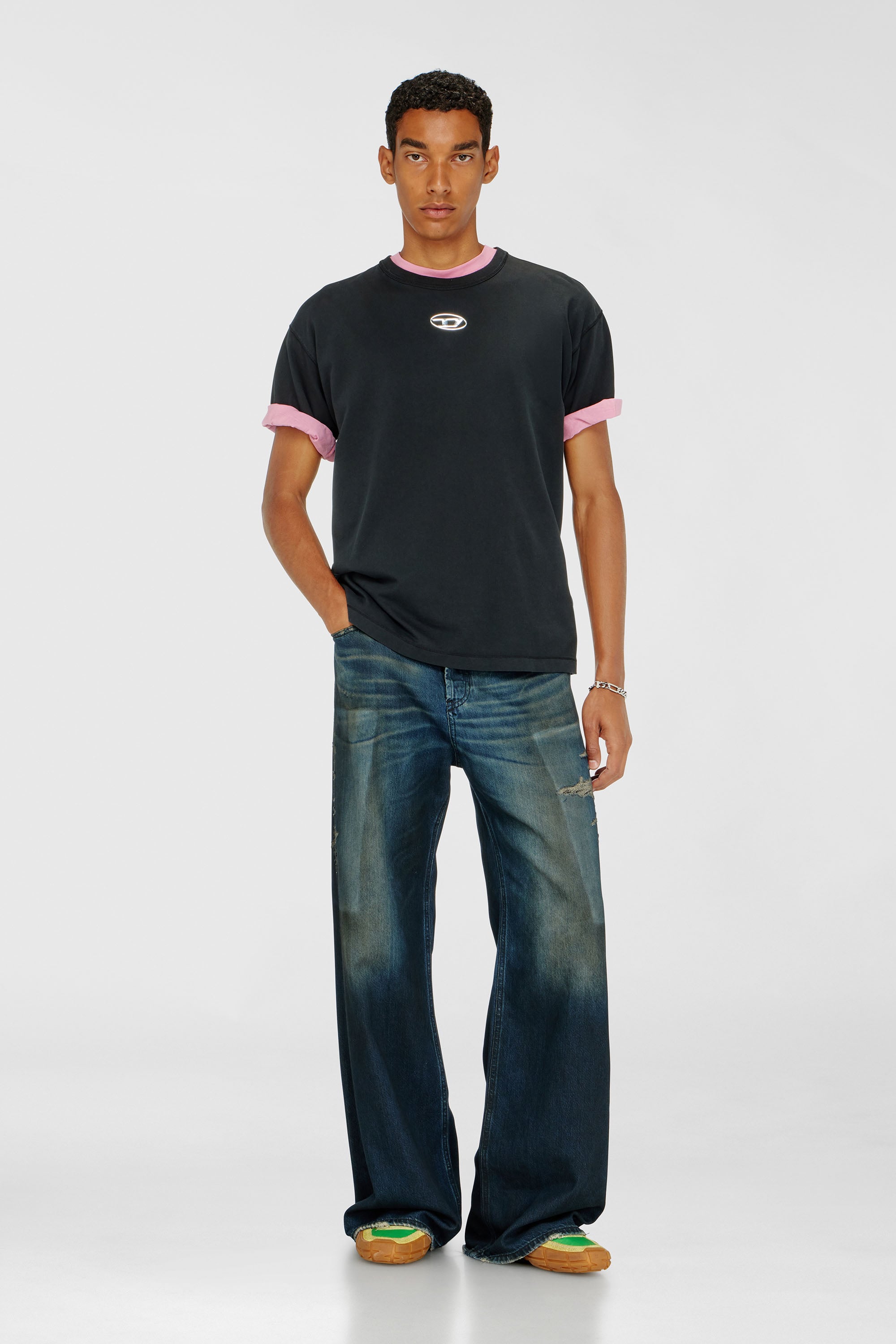Diesel - T-NORM-IOD, T-shirt in cotone leggero con logo Oval D metallizzato Uomo in Nero - 2