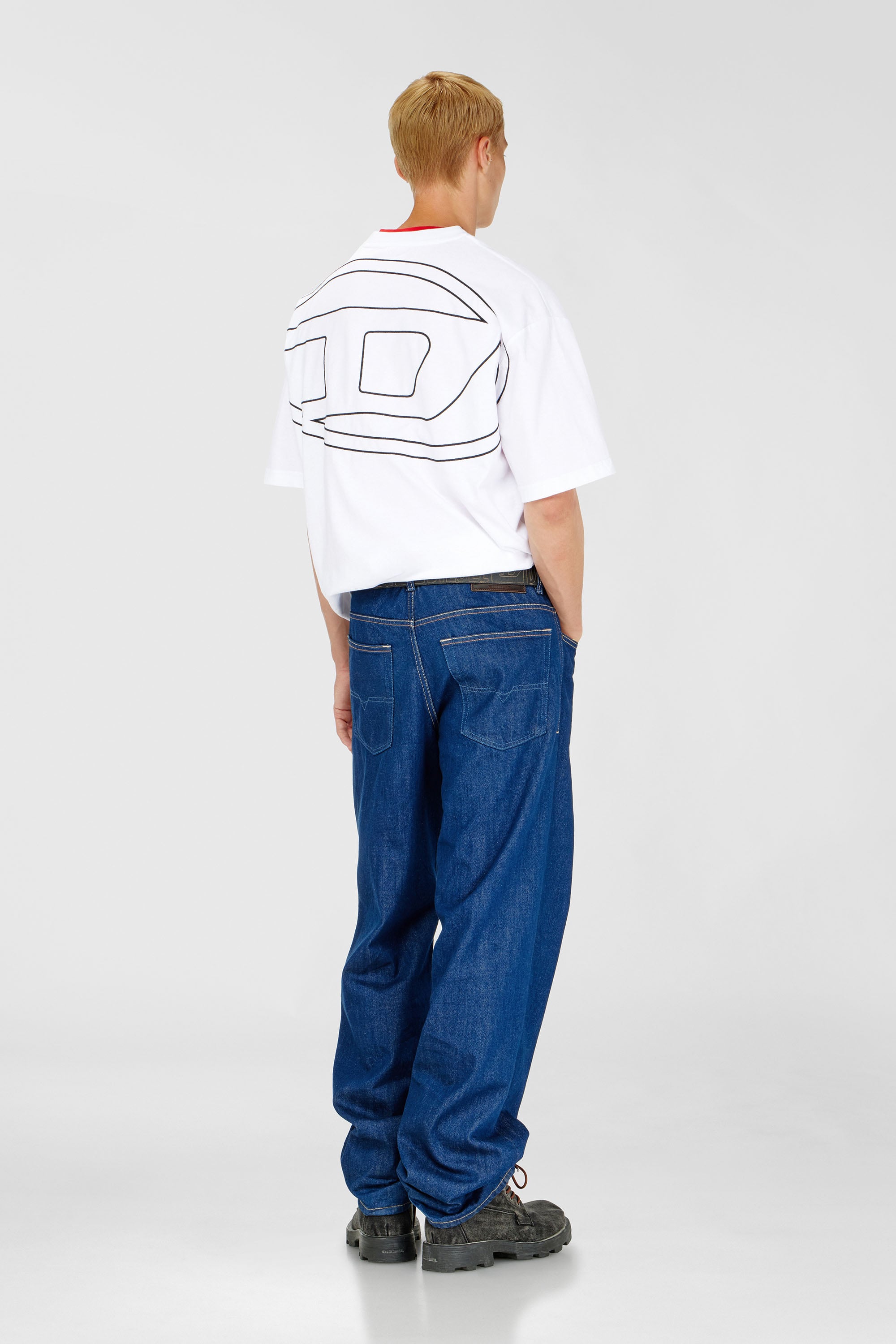 Diesel - T-BOGGY-MEGOVAL-D, T-shirt con maxi-ricamo oval D Uomo in Bianco - 2