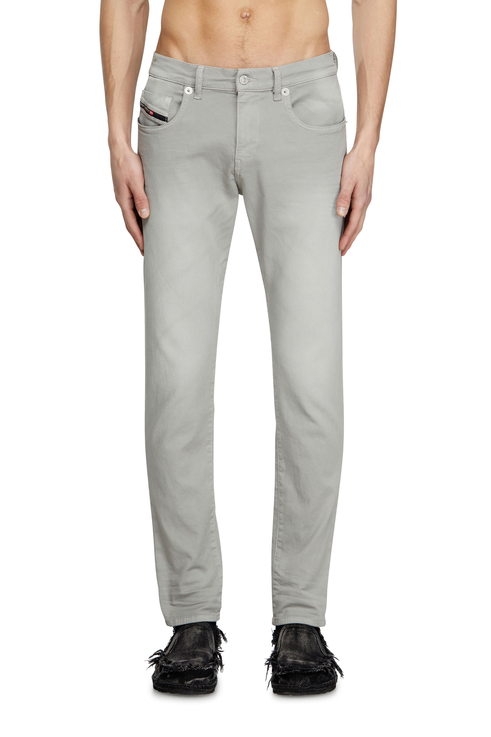 Diesel - Slim 2060 D-Strukt Joggjeans® 0670M Uomo, Grigio Chiaro - Image 1