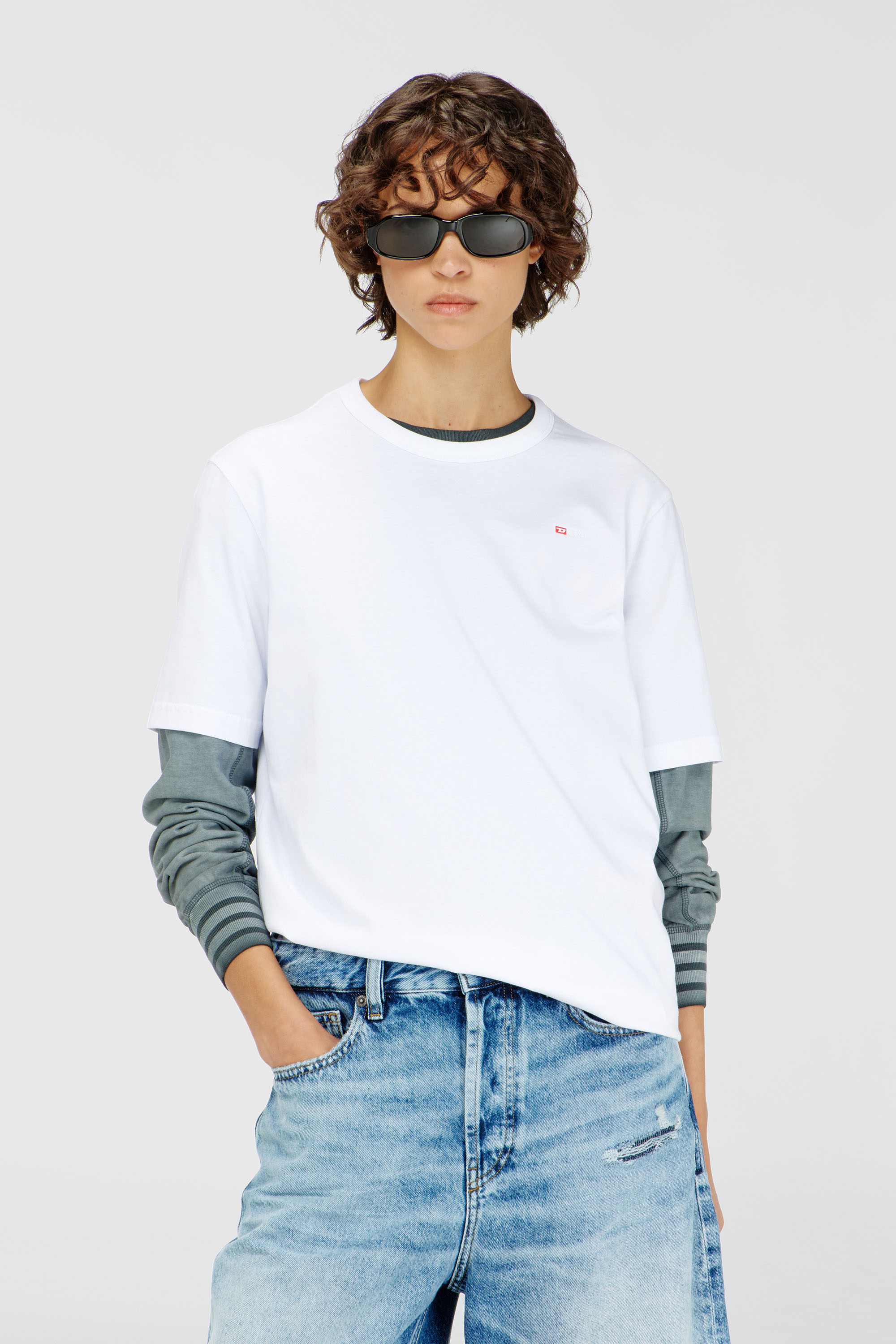 Diesel - T-ADJUST-MICRODIV, T-shirt con micro logo ricamato Unisex in Bianco - 5