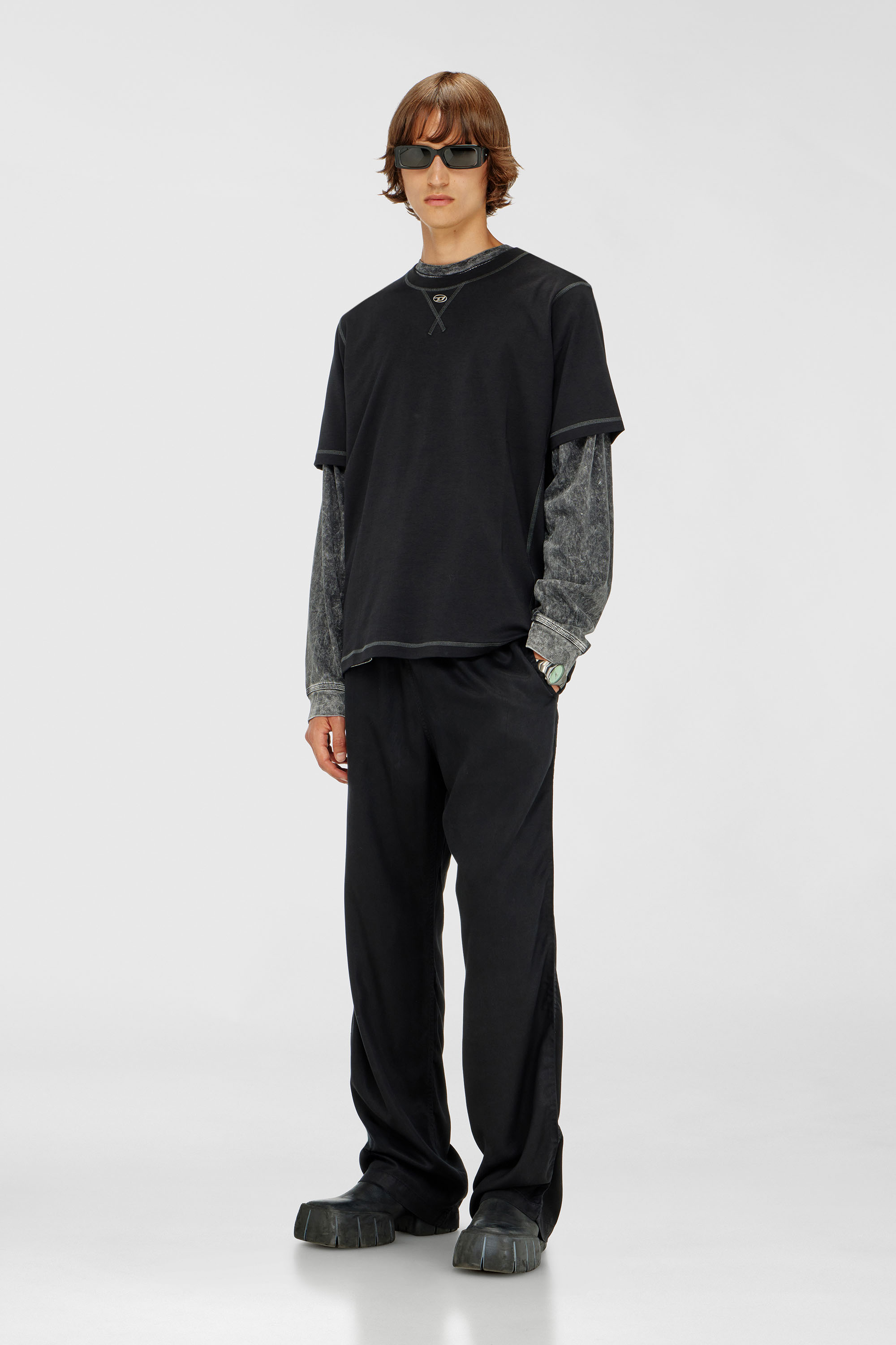 Diesel - T-MADJUST-TR, T-shirt r&eacute;guli&egrave;re avec col rond et Oval D Homme in Gris - 1