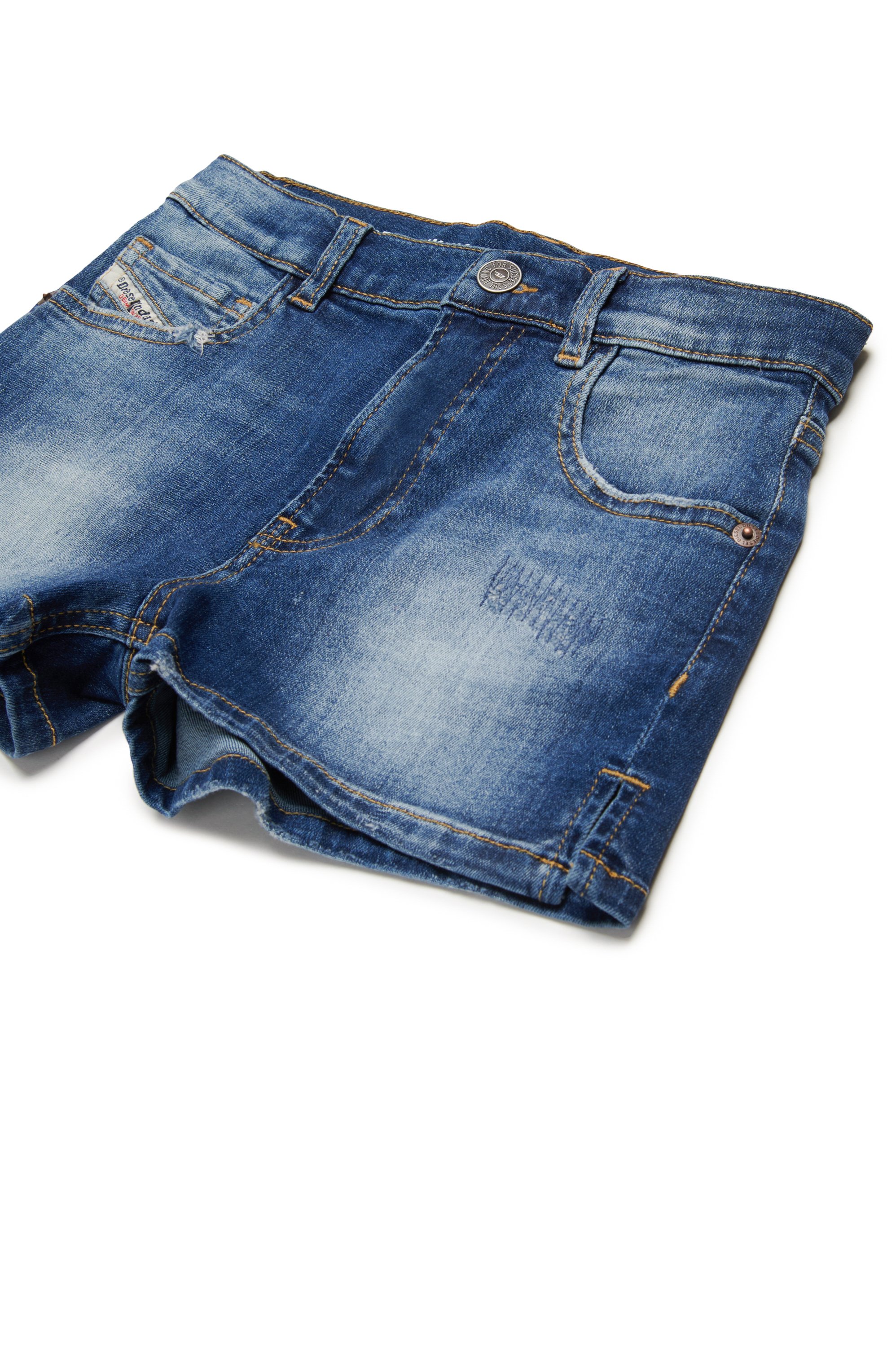 Diesel - PBOYSHORT-S, Short en denim effet déchiré-réparé Femme in Bleu - 3