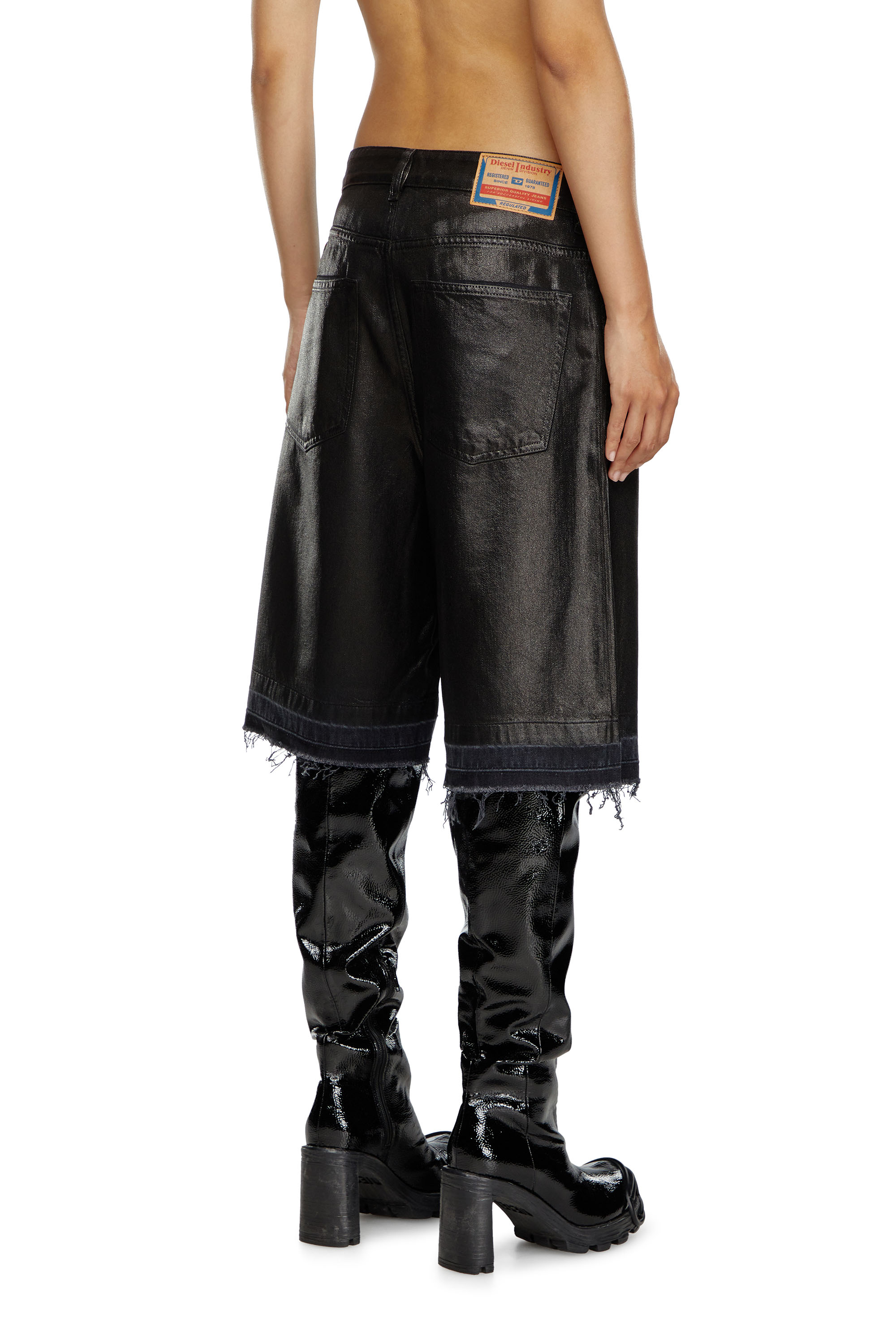 Diesel - DE-SIRE-SHORT, Damen Shorts aus beschichtetem Tailoring-Denim in Schwarz - Image 3