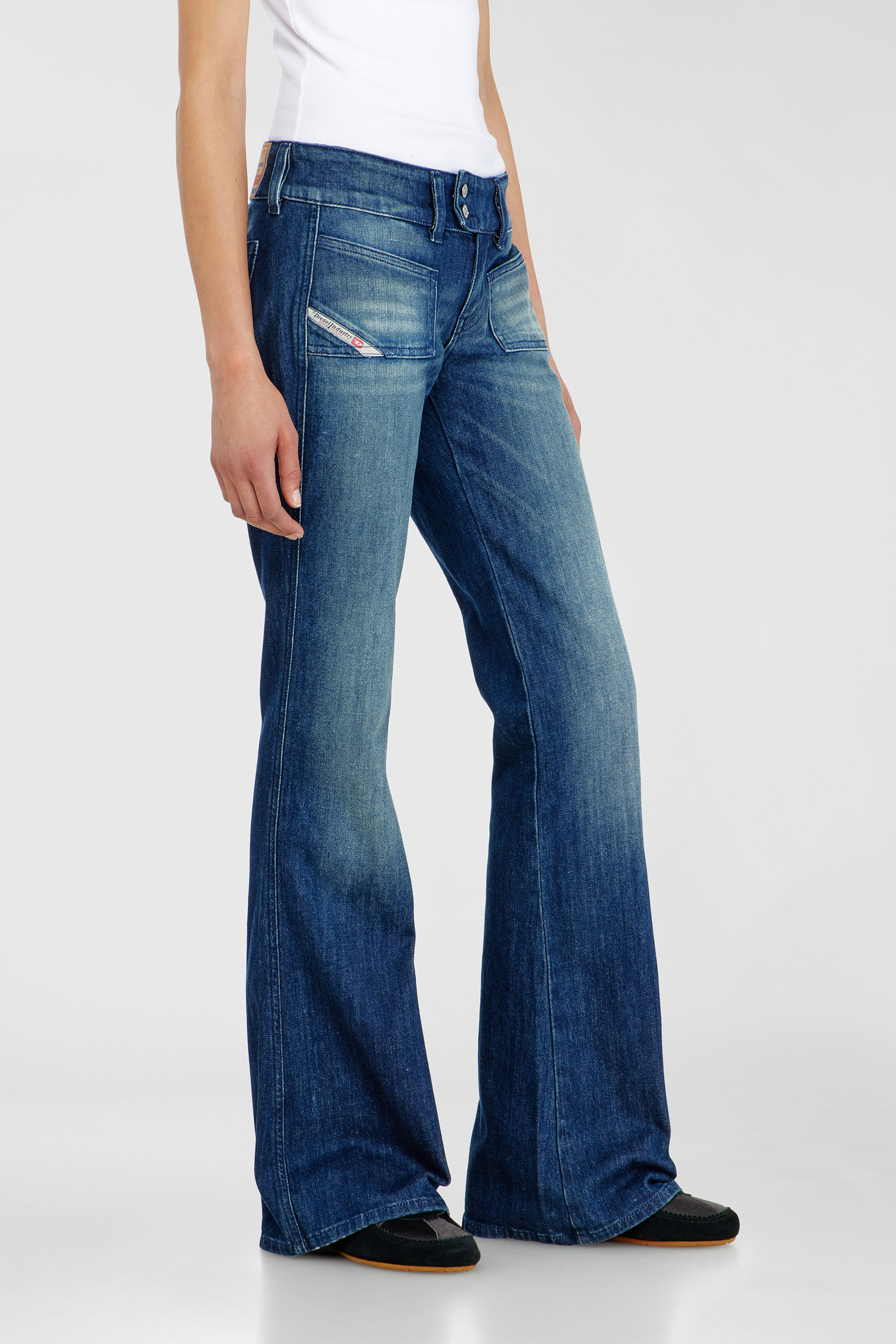 Diesel - Bootcut Jeans D-Hush 0KBBR Donna, Blu Scuro - Image 7