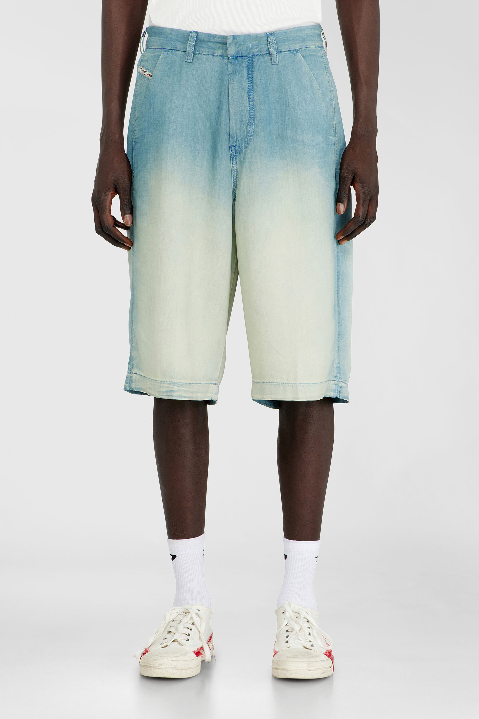 Diesel - D-TYLOR-SHORT-S, Herren Shorts aus flie&szlig;endem, &uuml;berf&auml;rbtem Denim in Hellblau - 1